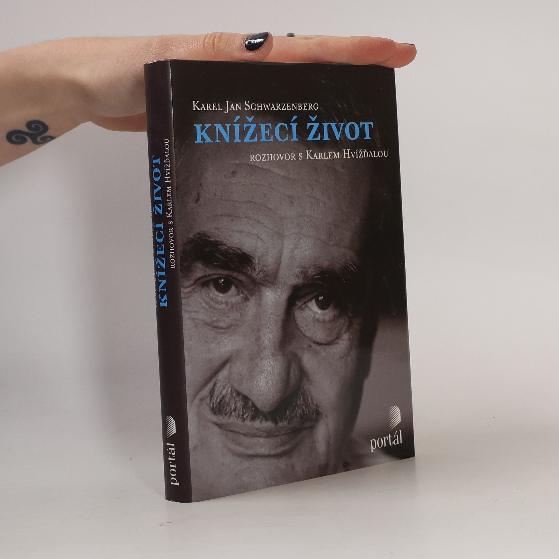 Karel Hvížďala Knížecí život
