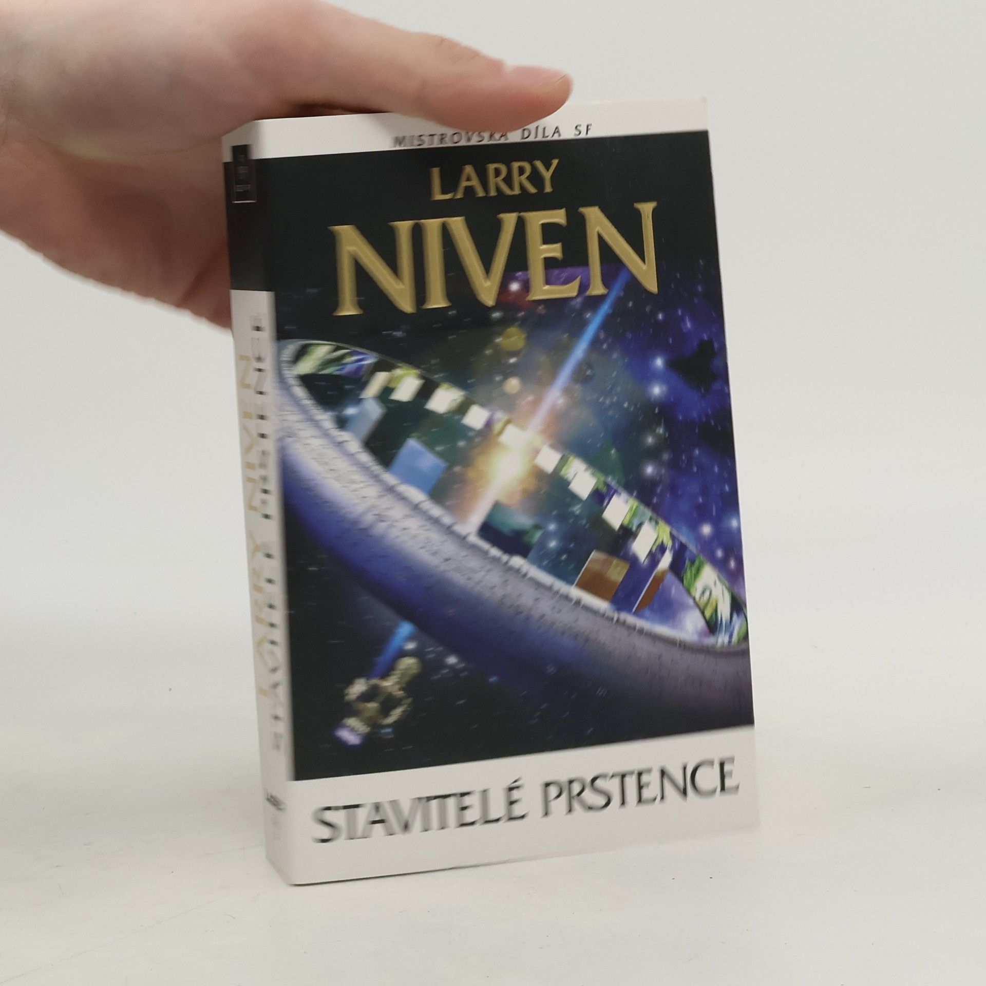 Larry Niven Stavitelé Prstence