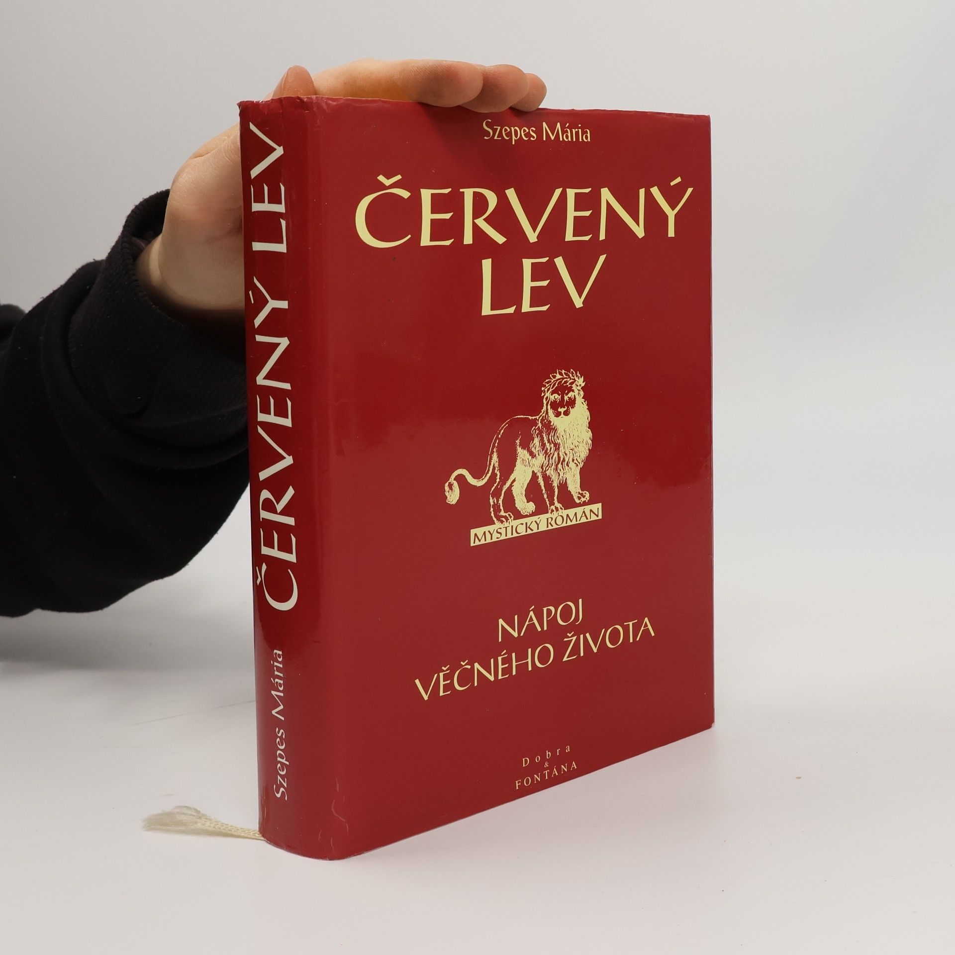 Mária Szépes Červený lev