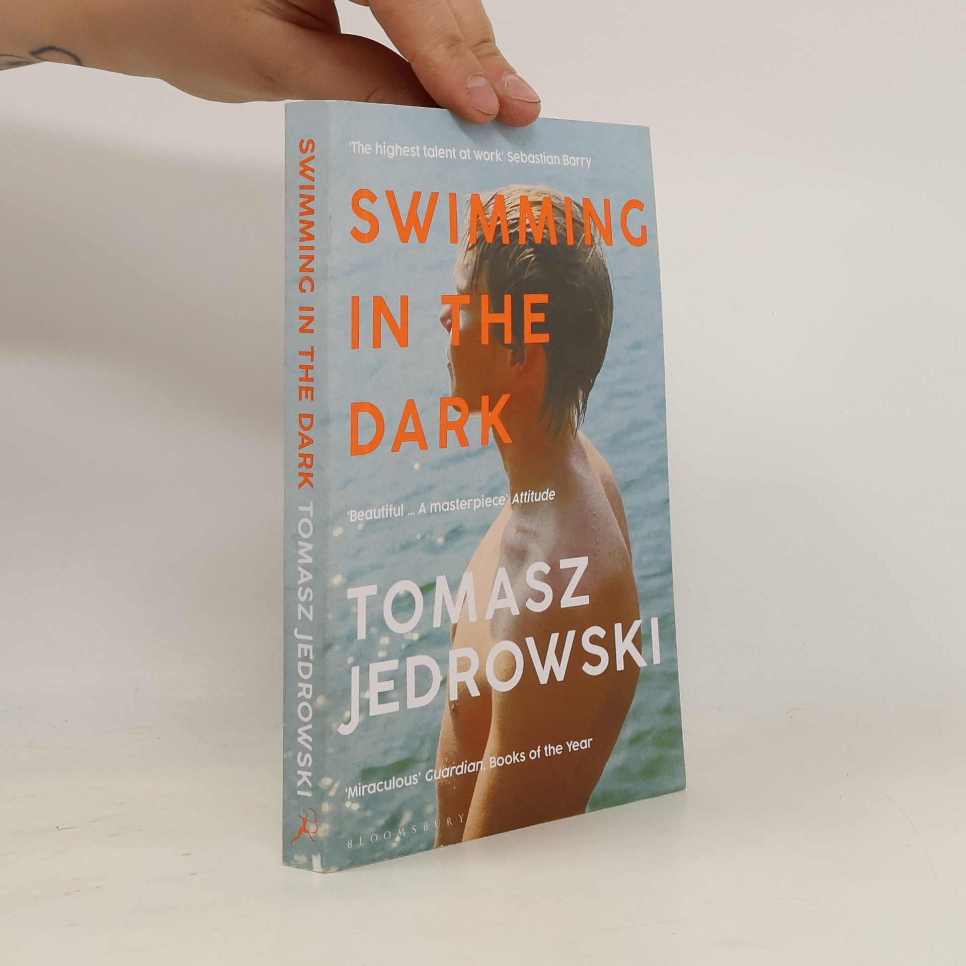 Tomasz Jędrowski Swimming in the dark