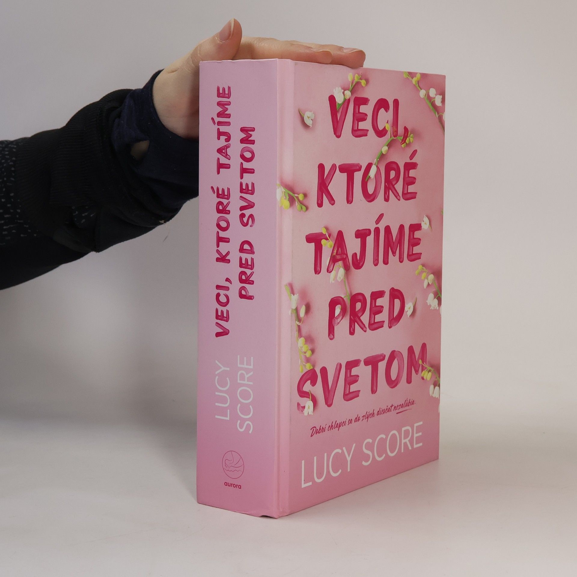 Lucy Score Veci, ktoré tajíme pred svetom