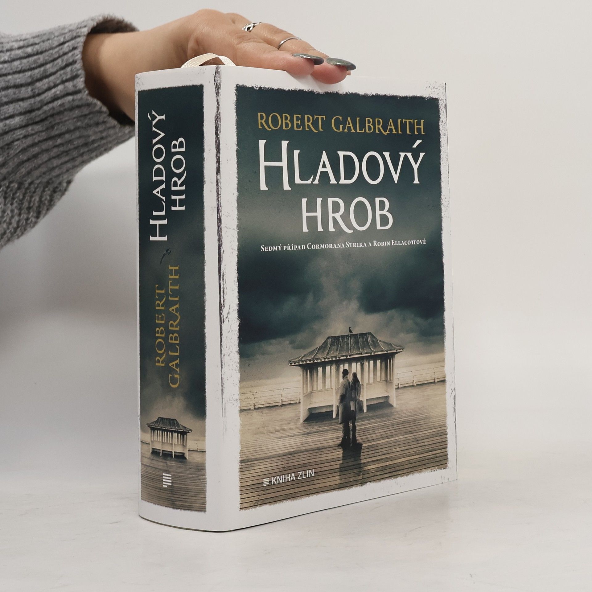 Robert Galbraith Hladový hrob