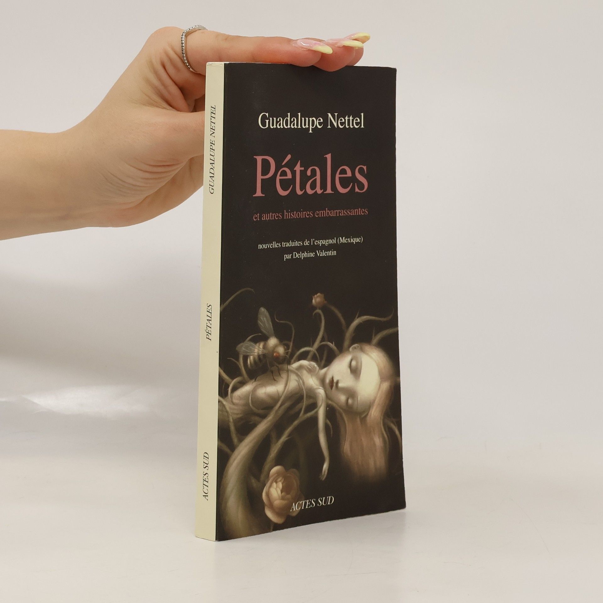 Delphine Valentin Pétales et autres histoires embarrassantes