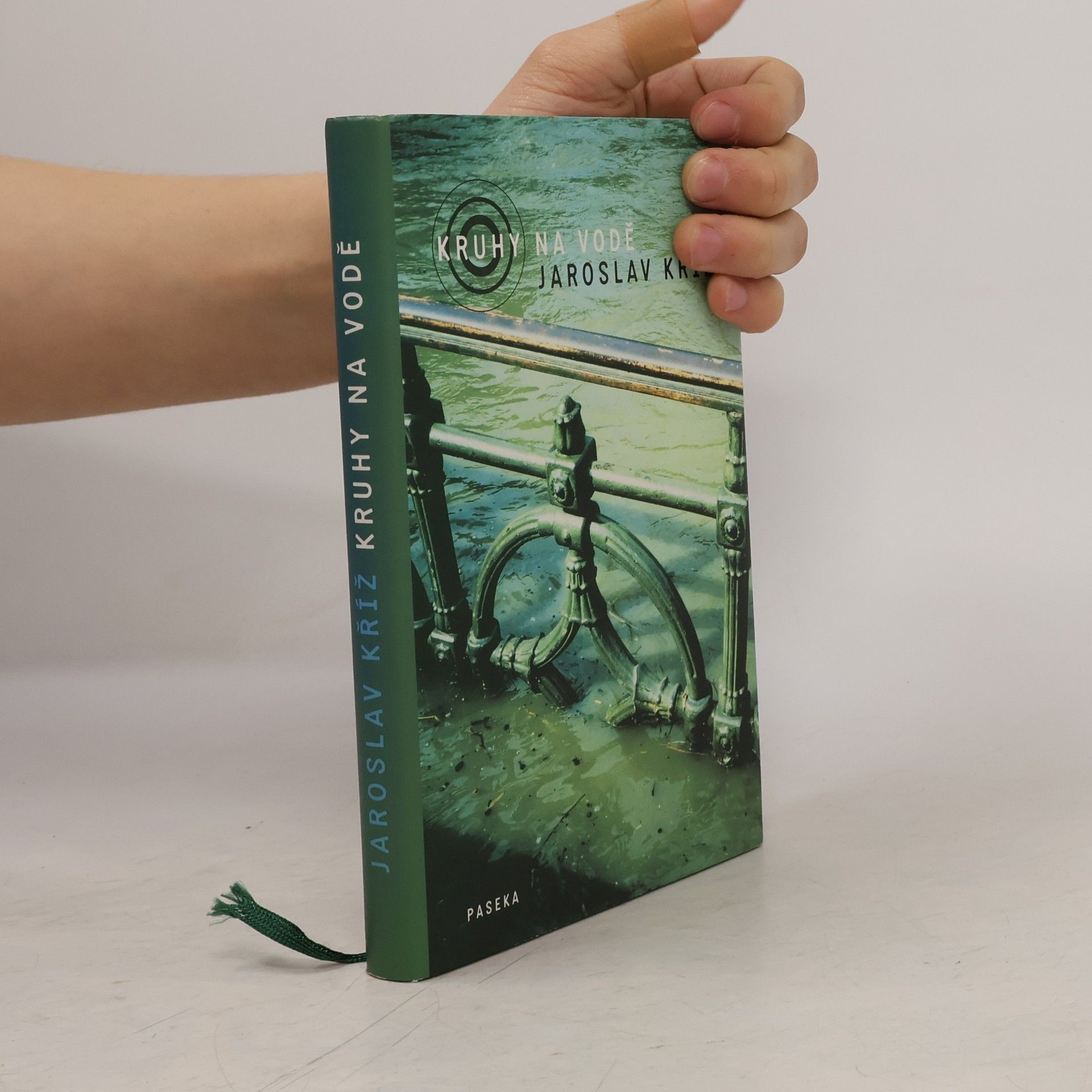 Jaroslav Kříž Kruhy na vodě