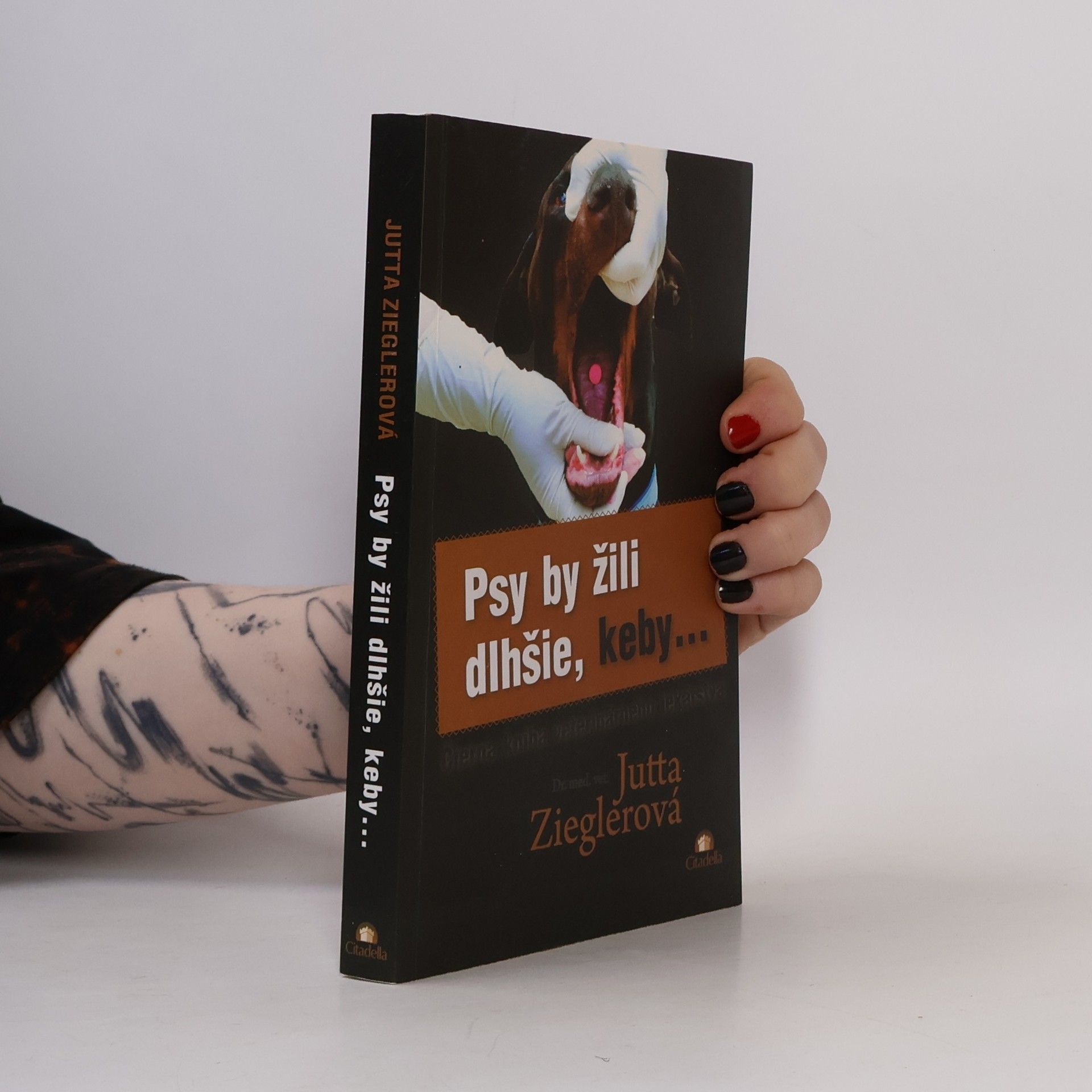 Jutta Ziegler Psy by žili dlhšie, keby...