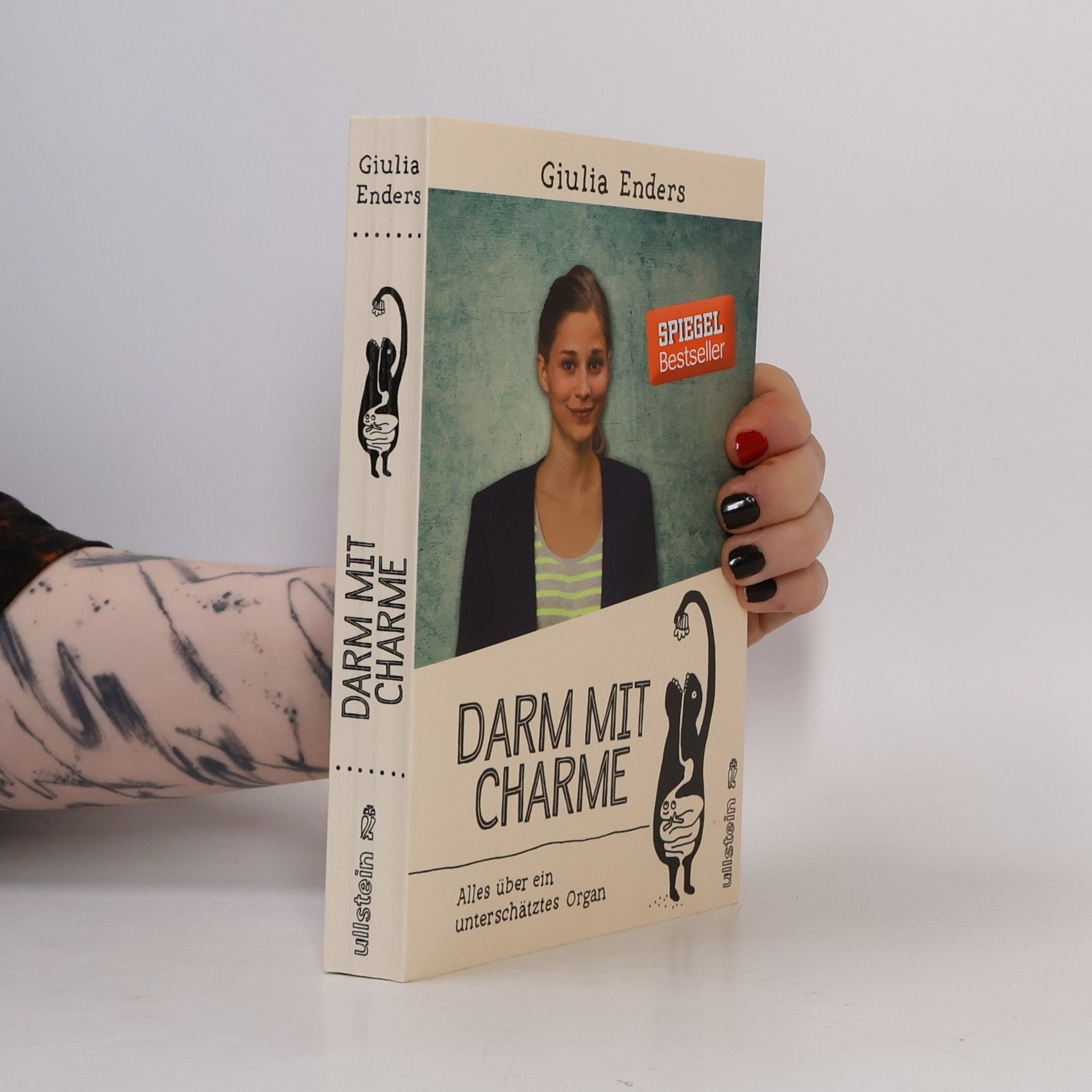 Giulia Ender Darm mit Charme