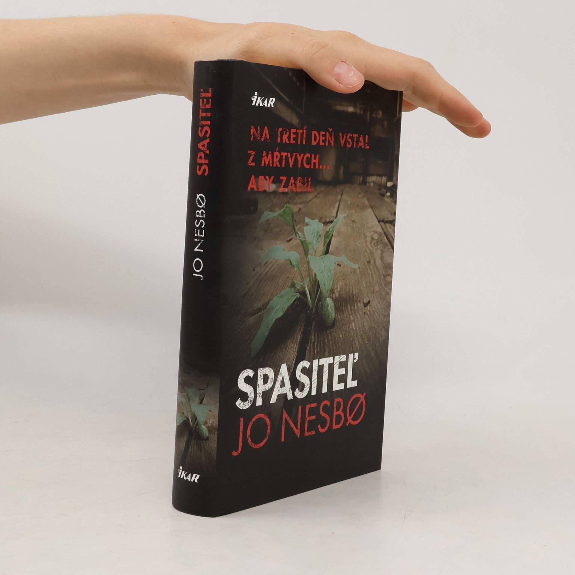 Jo Nesbø Spasitel'