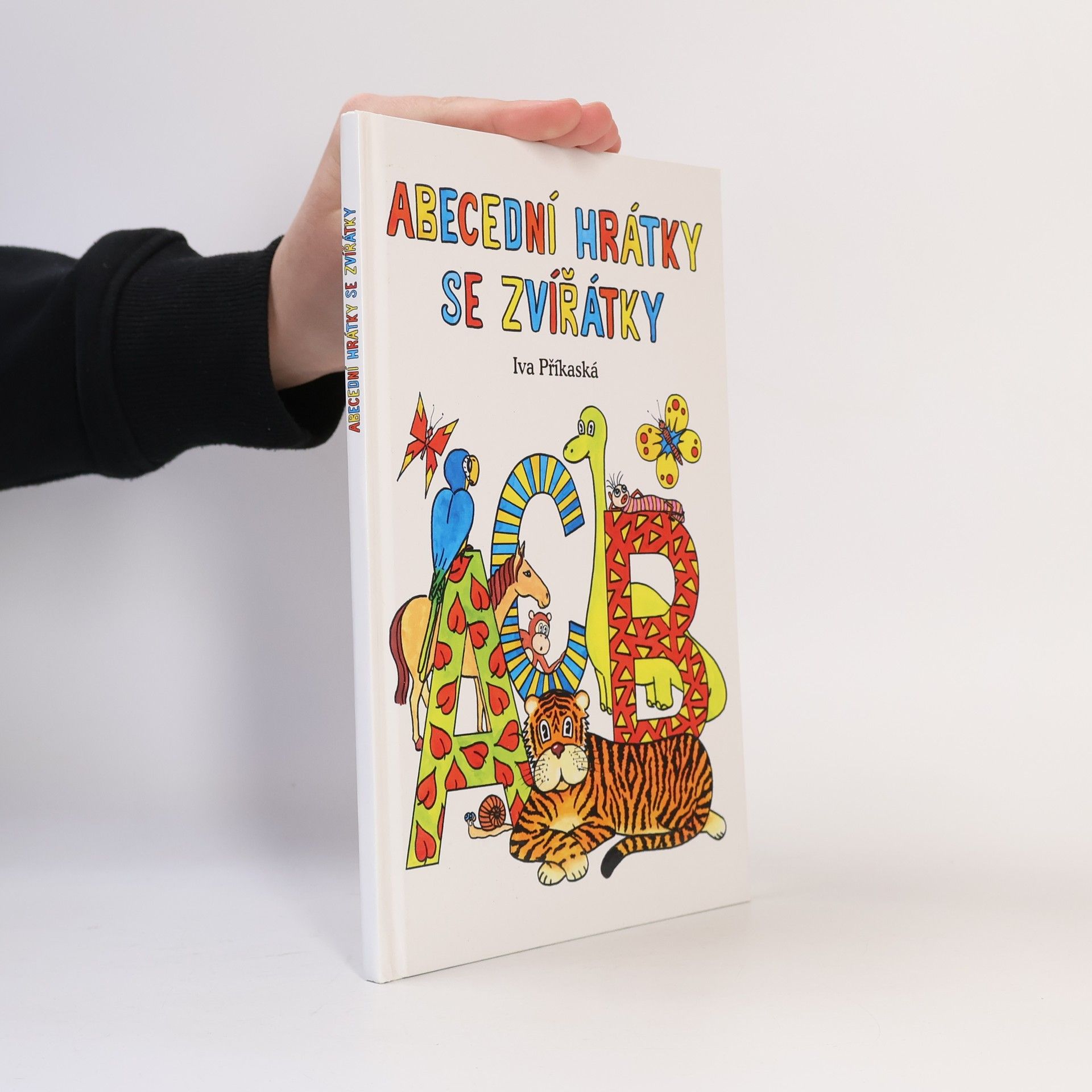 Iva Příkaská Abecední hrátky se zvířátky