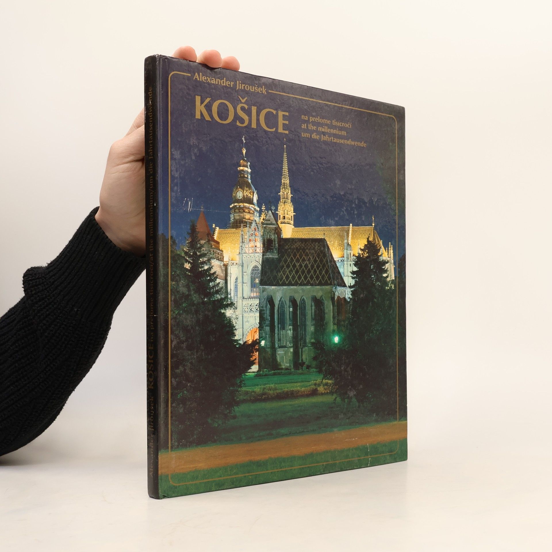 Košice na prelome tisícročí : Košice at the millennium : Košice um die Jahrtausendwende