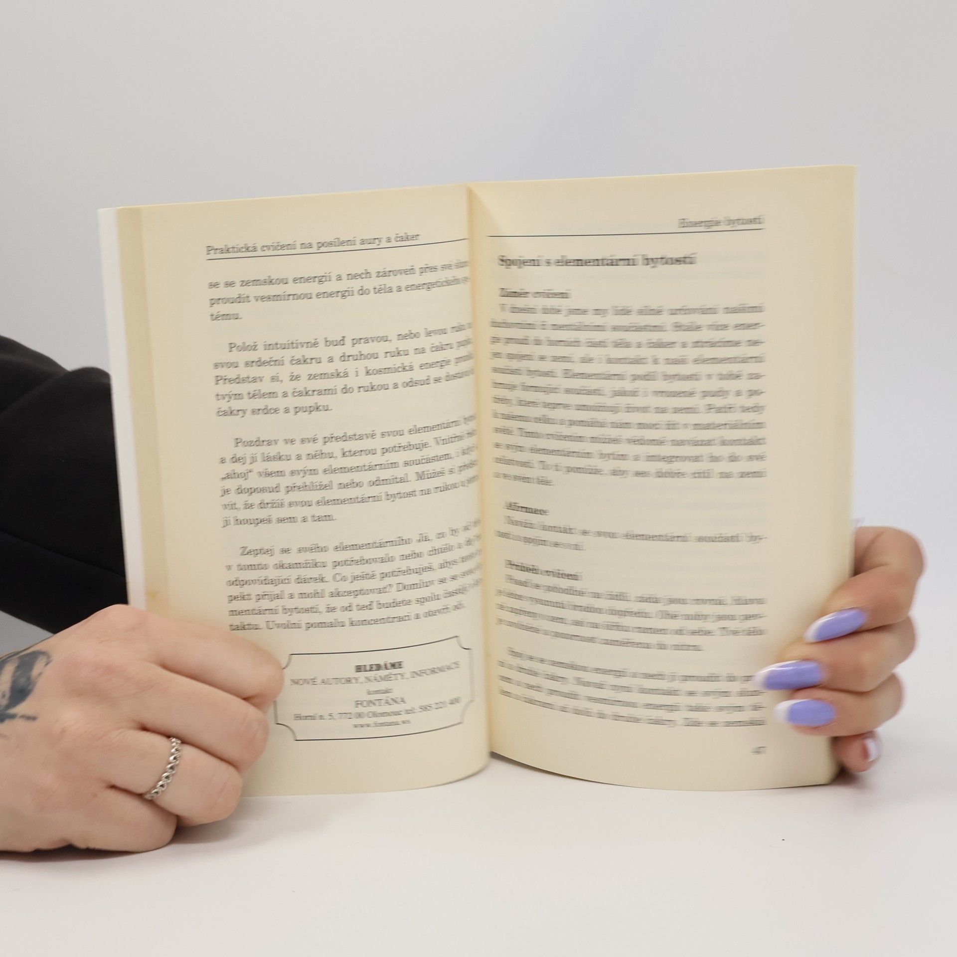 Ursula Georgii Praktická cvičení na posílení aury a čaker