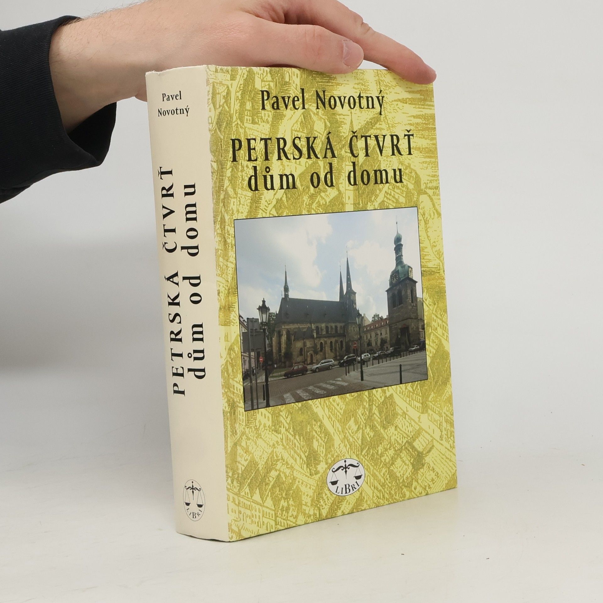 Petrská čtvrť dům od domu