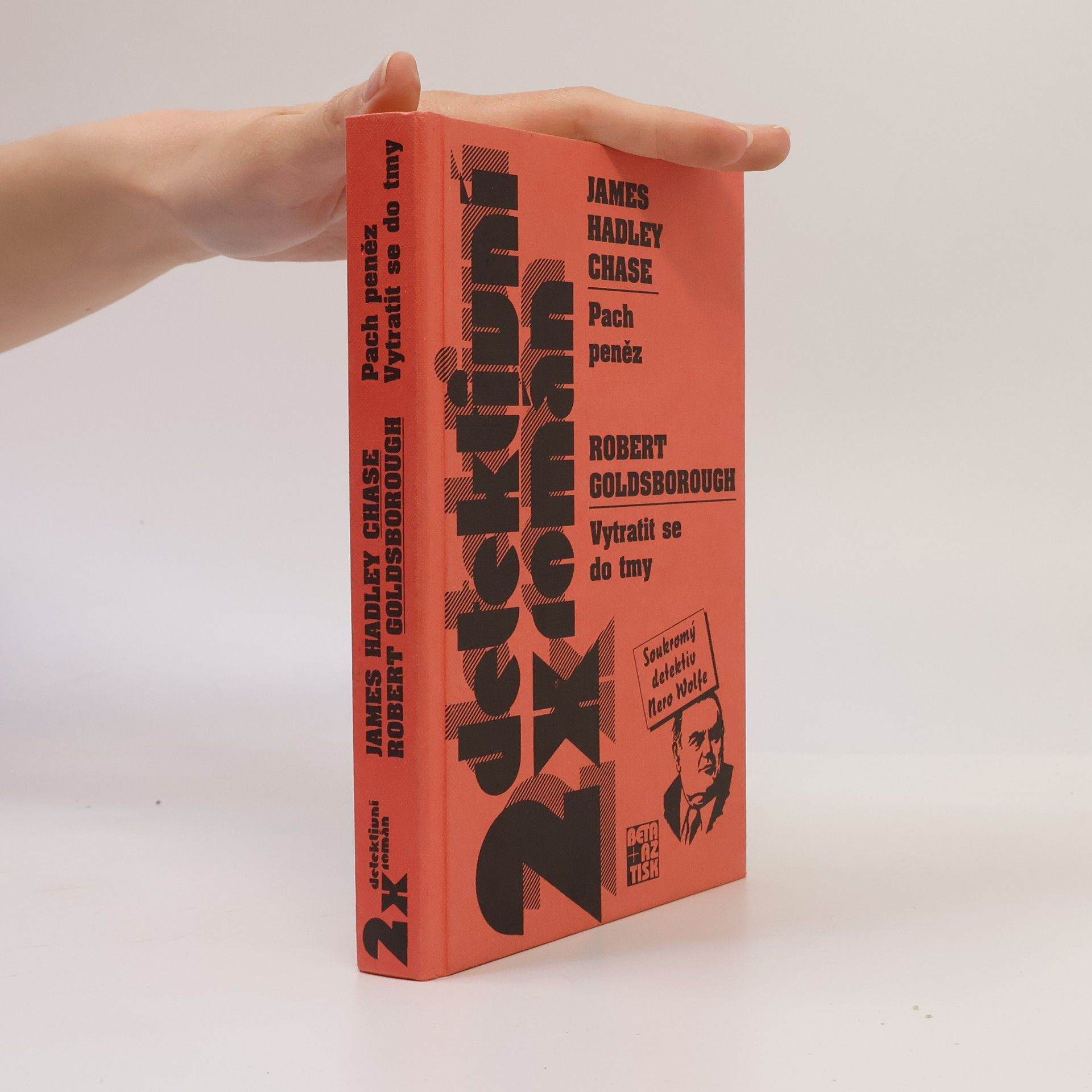 Robert Goldsborough Pach peněz. Vytratit se do tmy