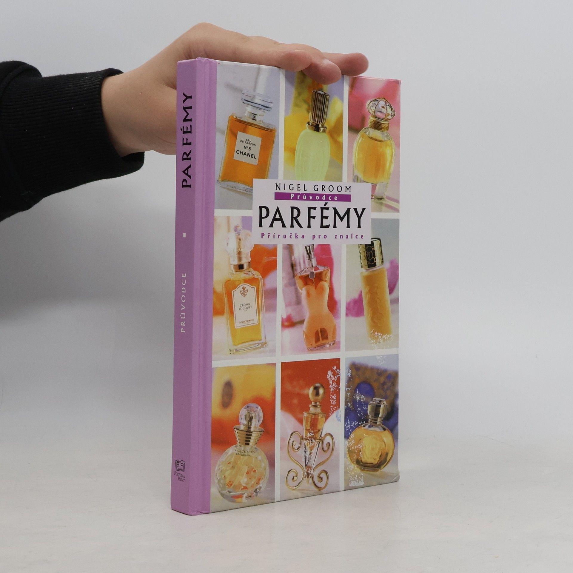 Nigel Groom Průvodce parfémy