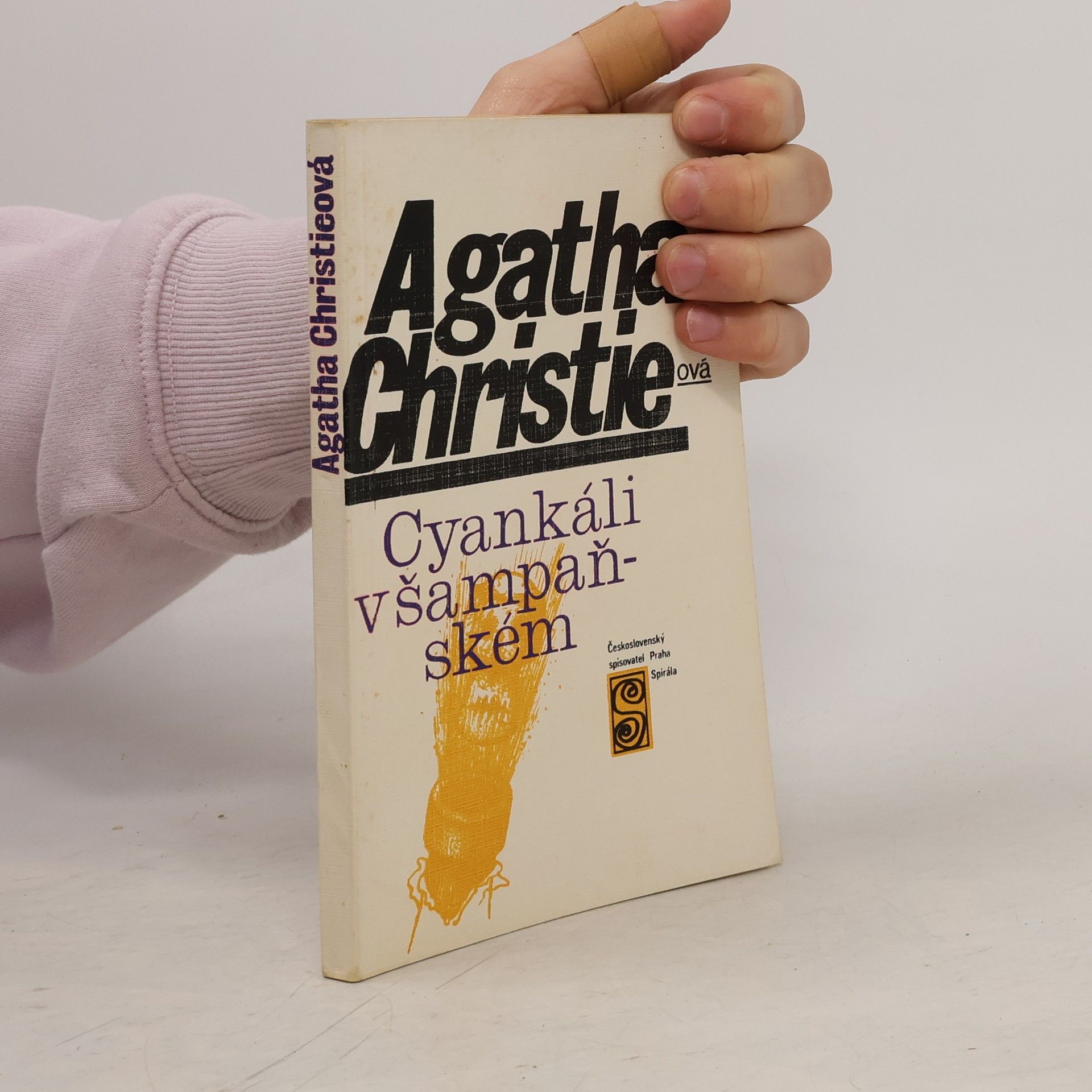 Agatha Christie Cyankáli v šampaňském