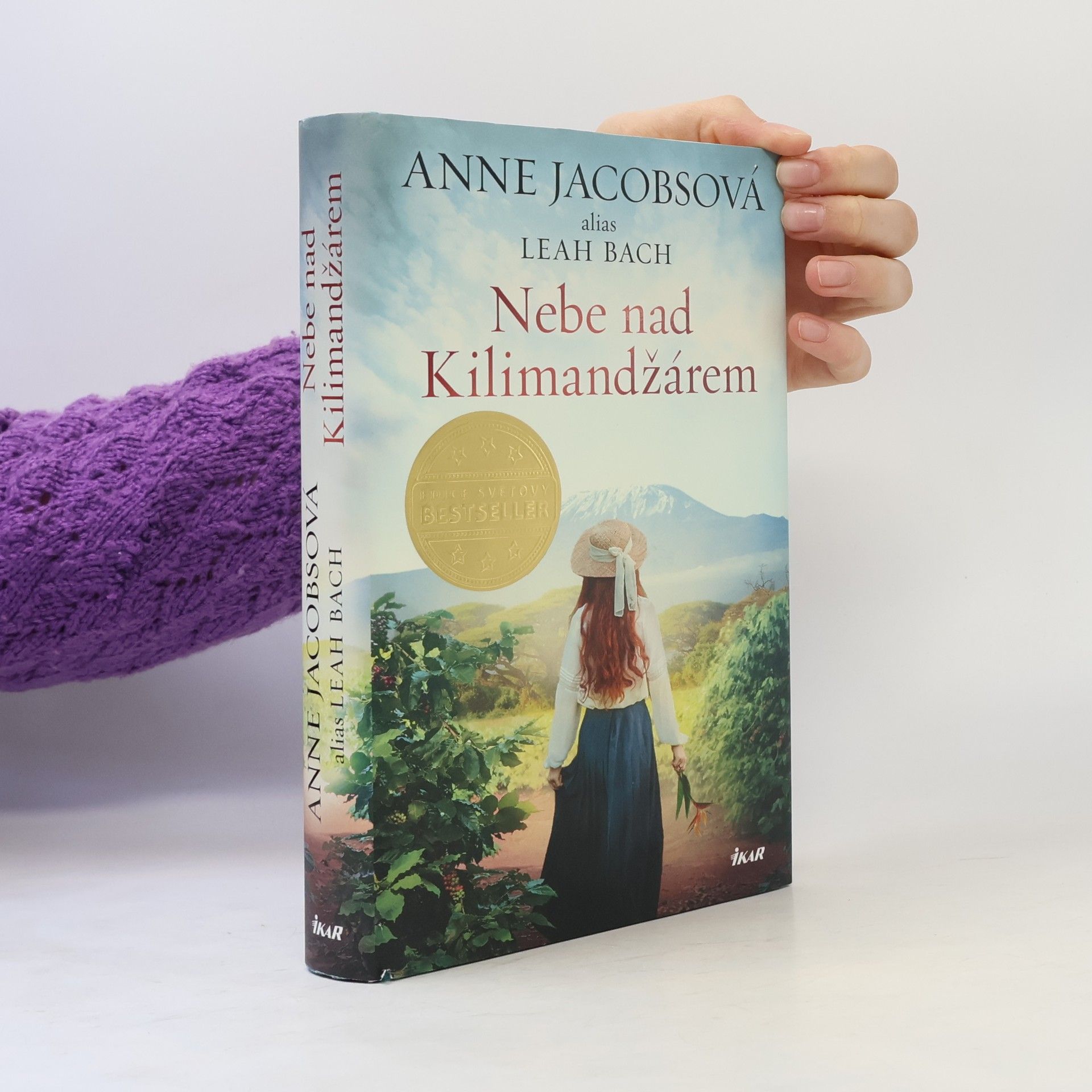 Anne Jacobs Nebe nad Kilimandžárem