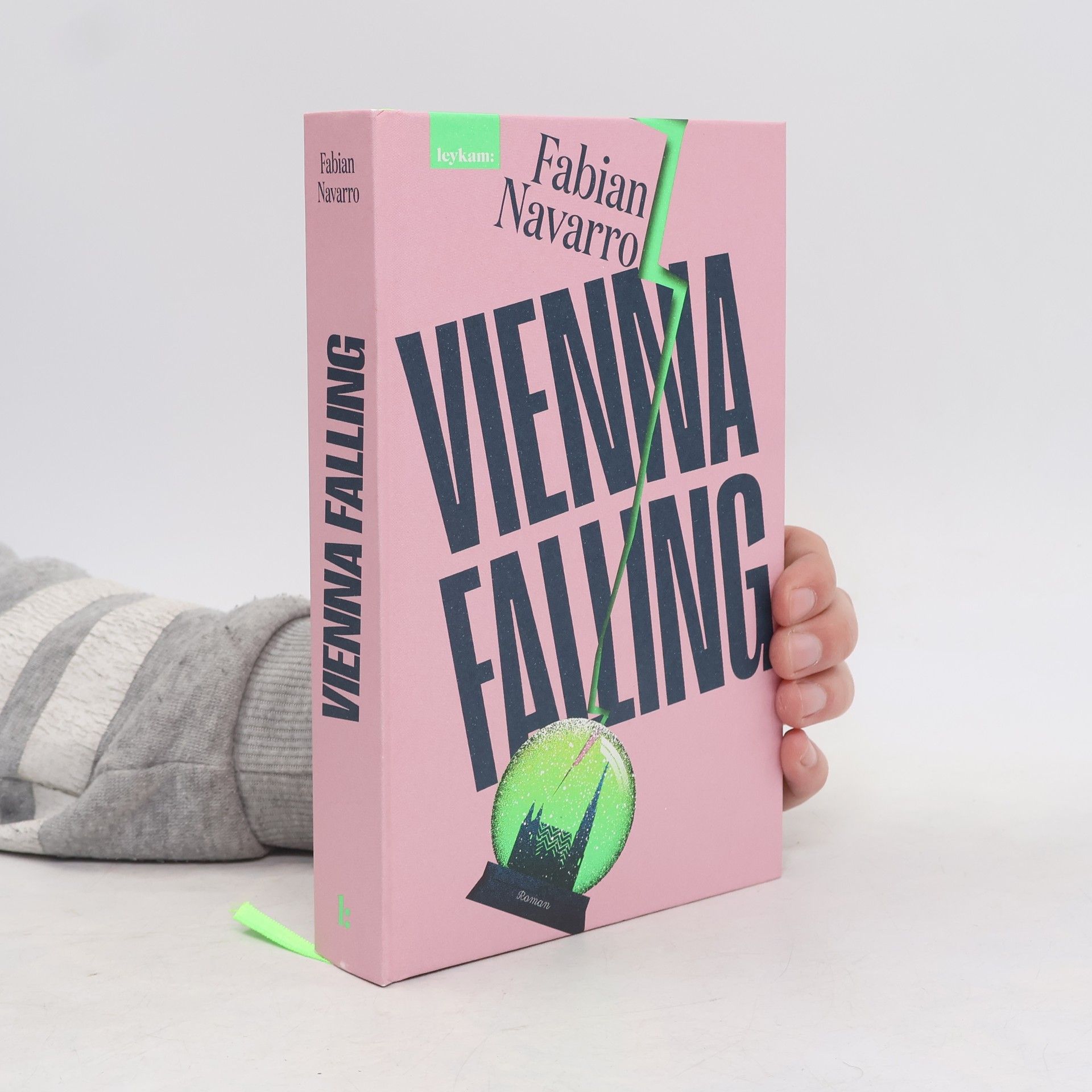 Fabian Navarro Vienna Falling