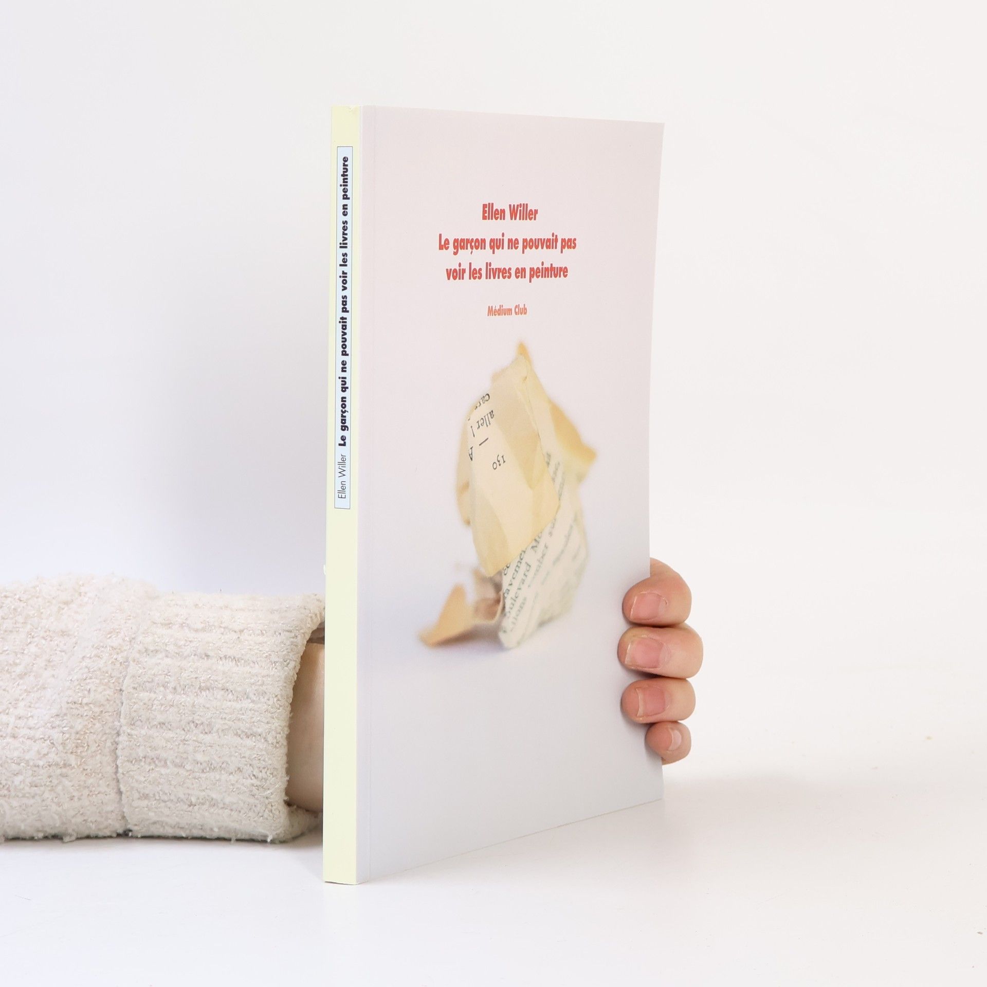 Le garçon qui ne pouvait pas voir les livres en peinture