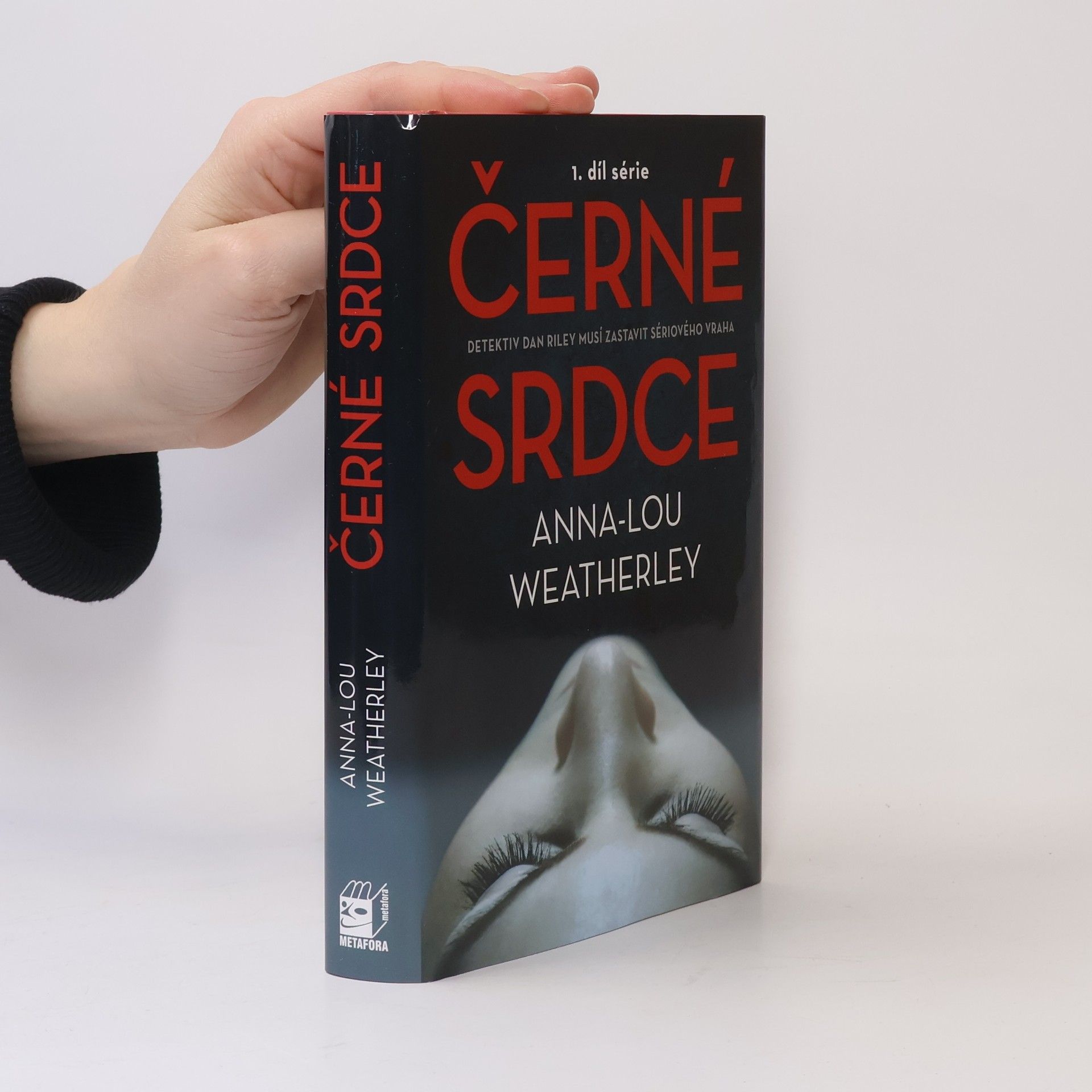 AnnaLouise Weatherley Černé srdce