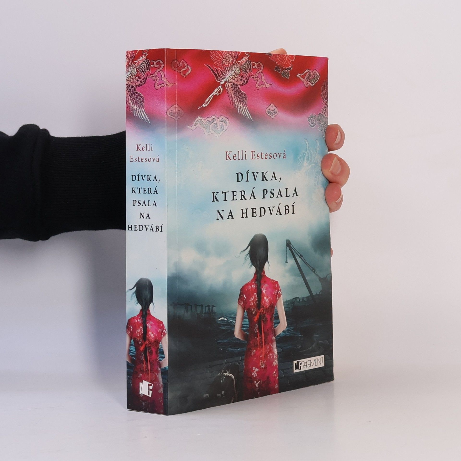 Kelli Estes Dívka, která psala na hedvábí