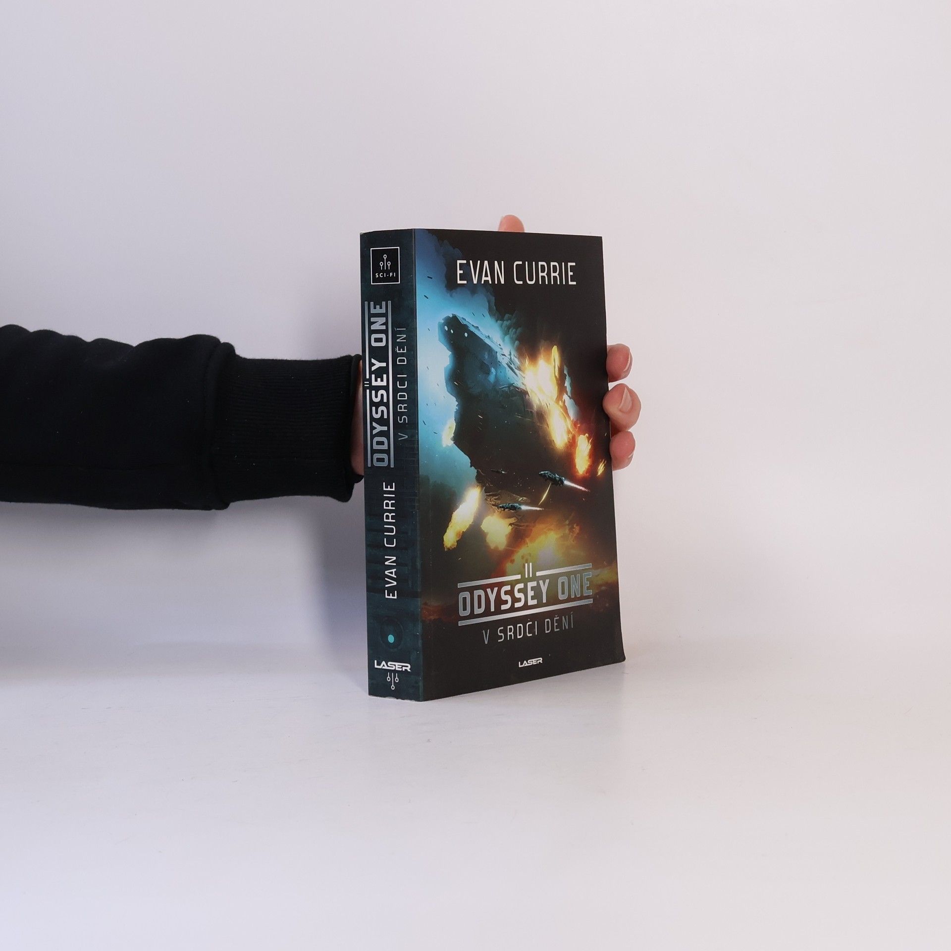 Evan Currie Odyssey one II: V srdci dění