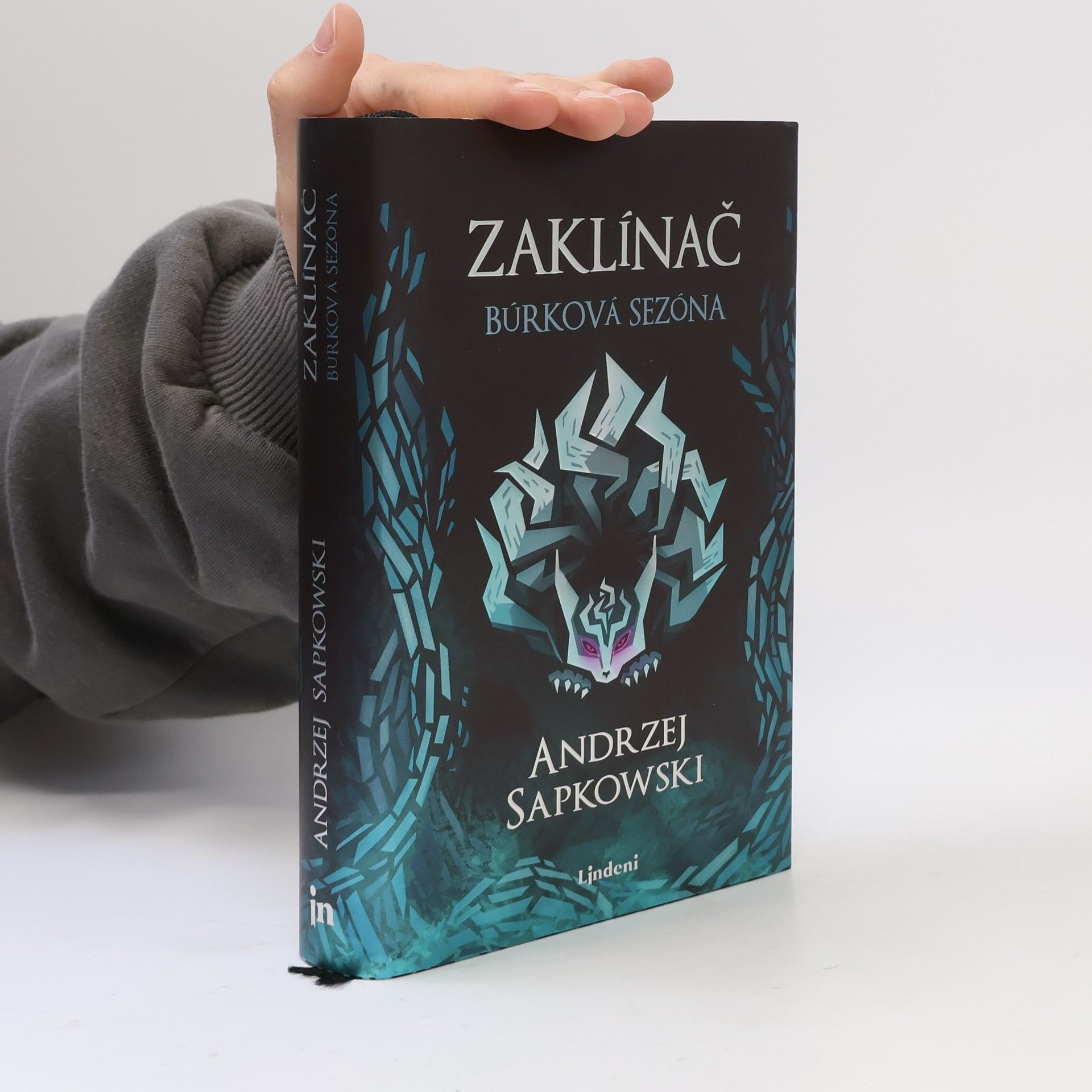 Andrzej Sapkowski Búrková sezóna