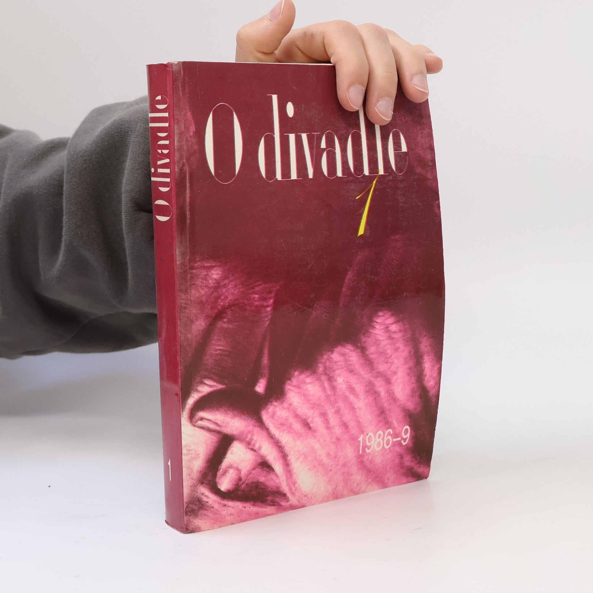 Autorenkollektiv O divadle 1. 1986-9