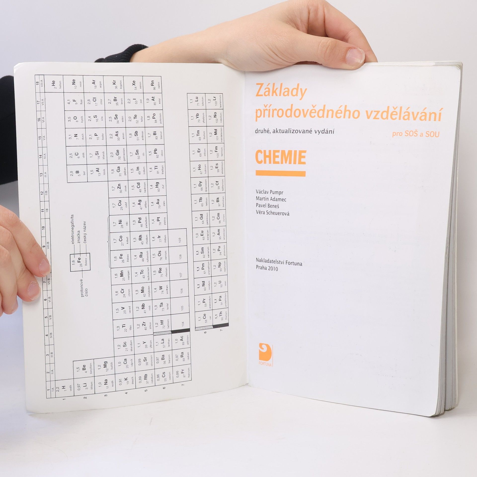 Václav Pumpr Chemie. Základy přírodovědného vzdělávání pro SOŠ a SOU