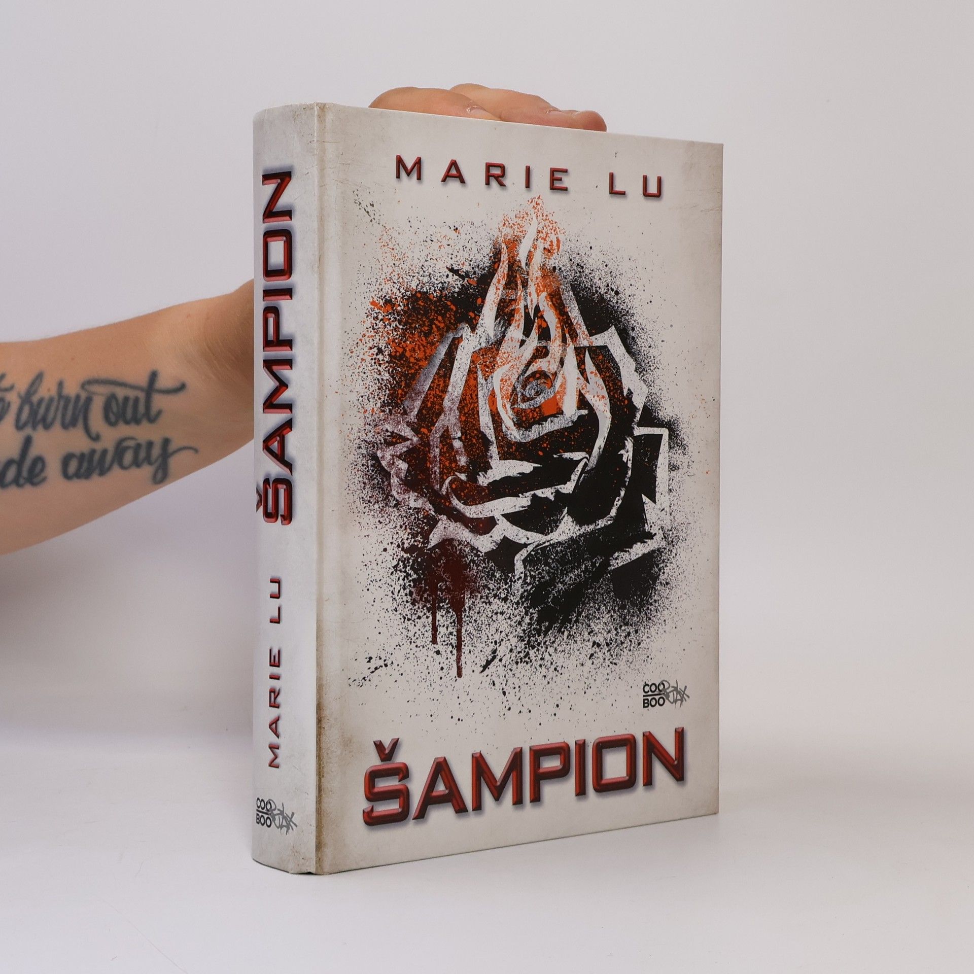 Marie Lu Šampion