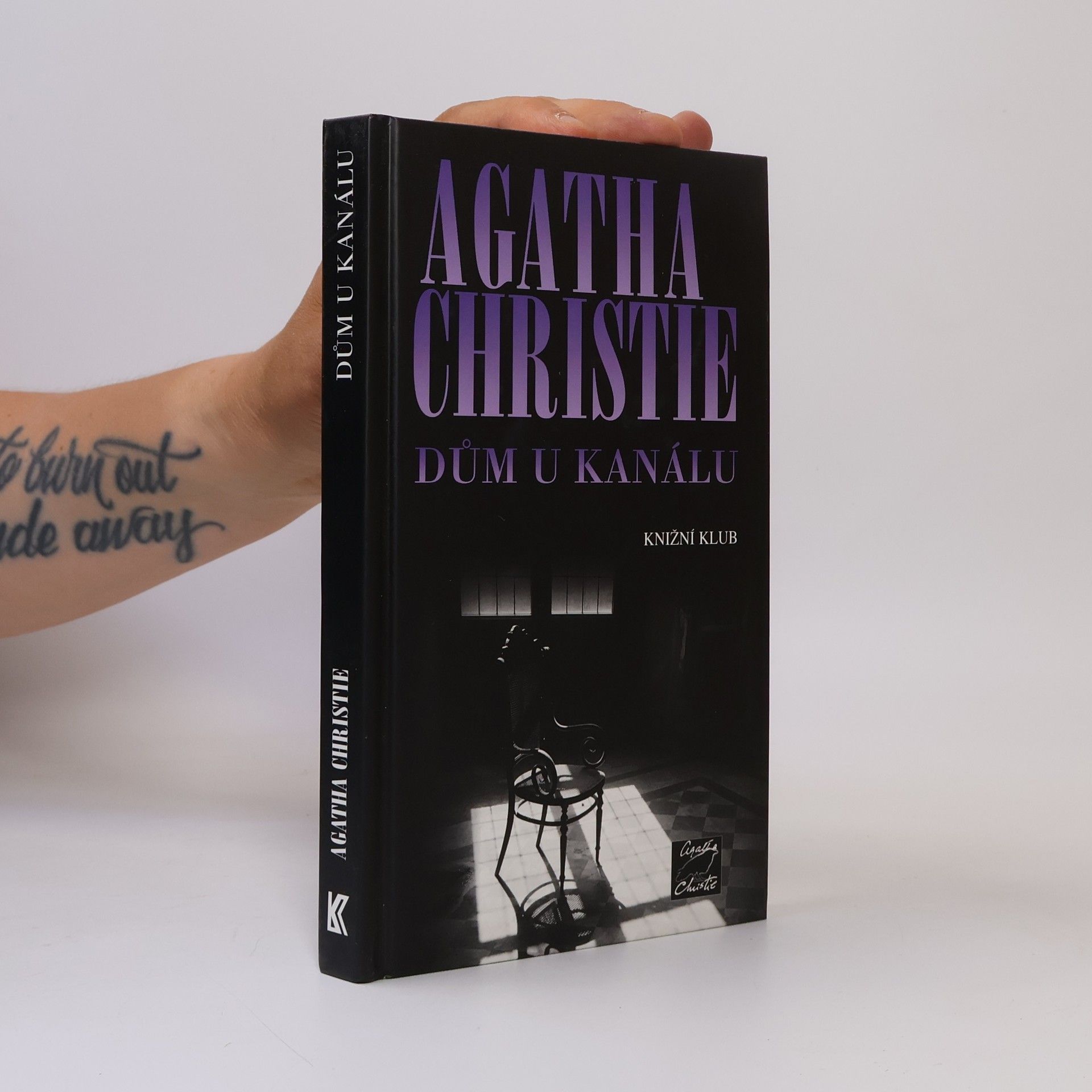 Agatha Christie Dům u kanálu