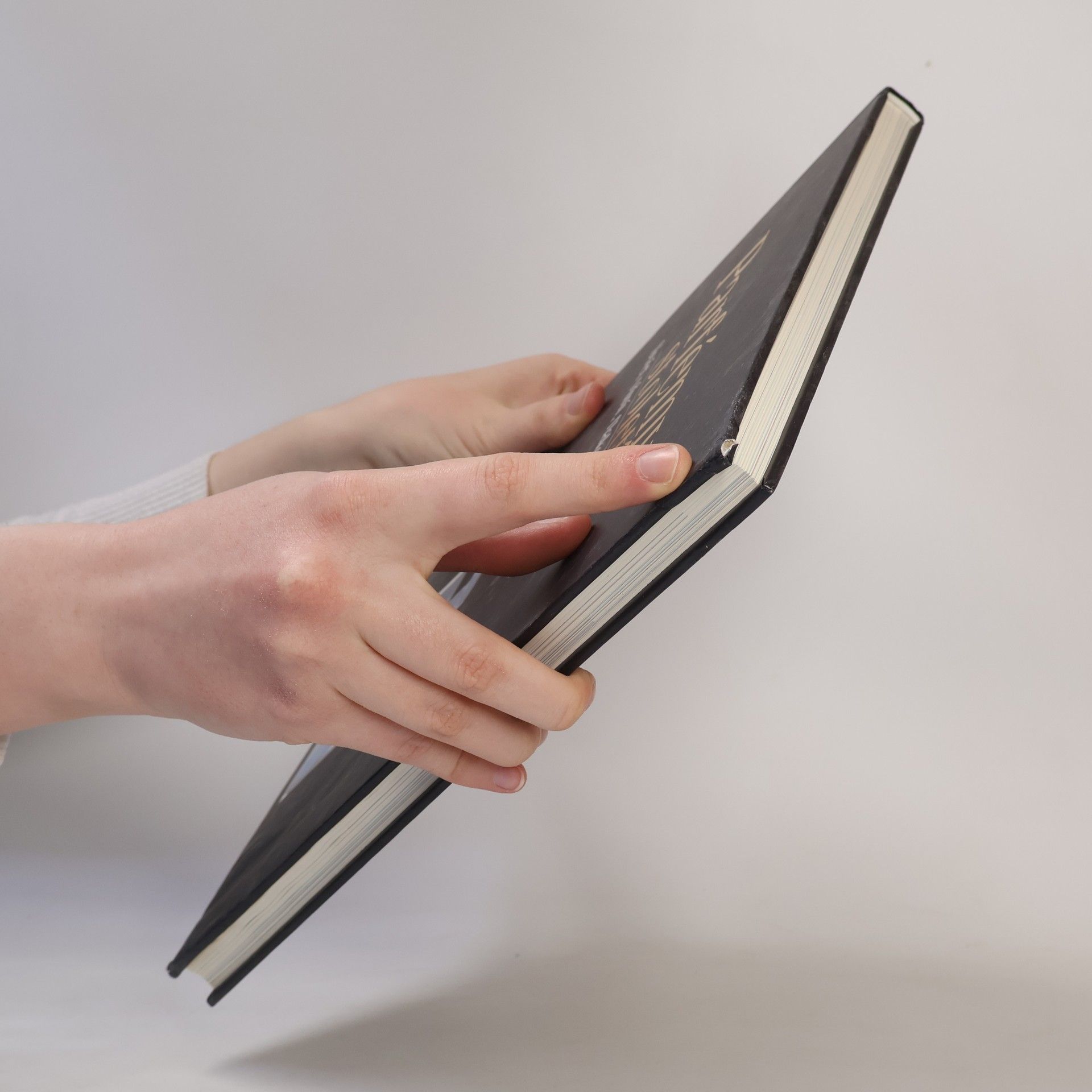 Various authors Parfémy století : svět vůní, flakonů a značek