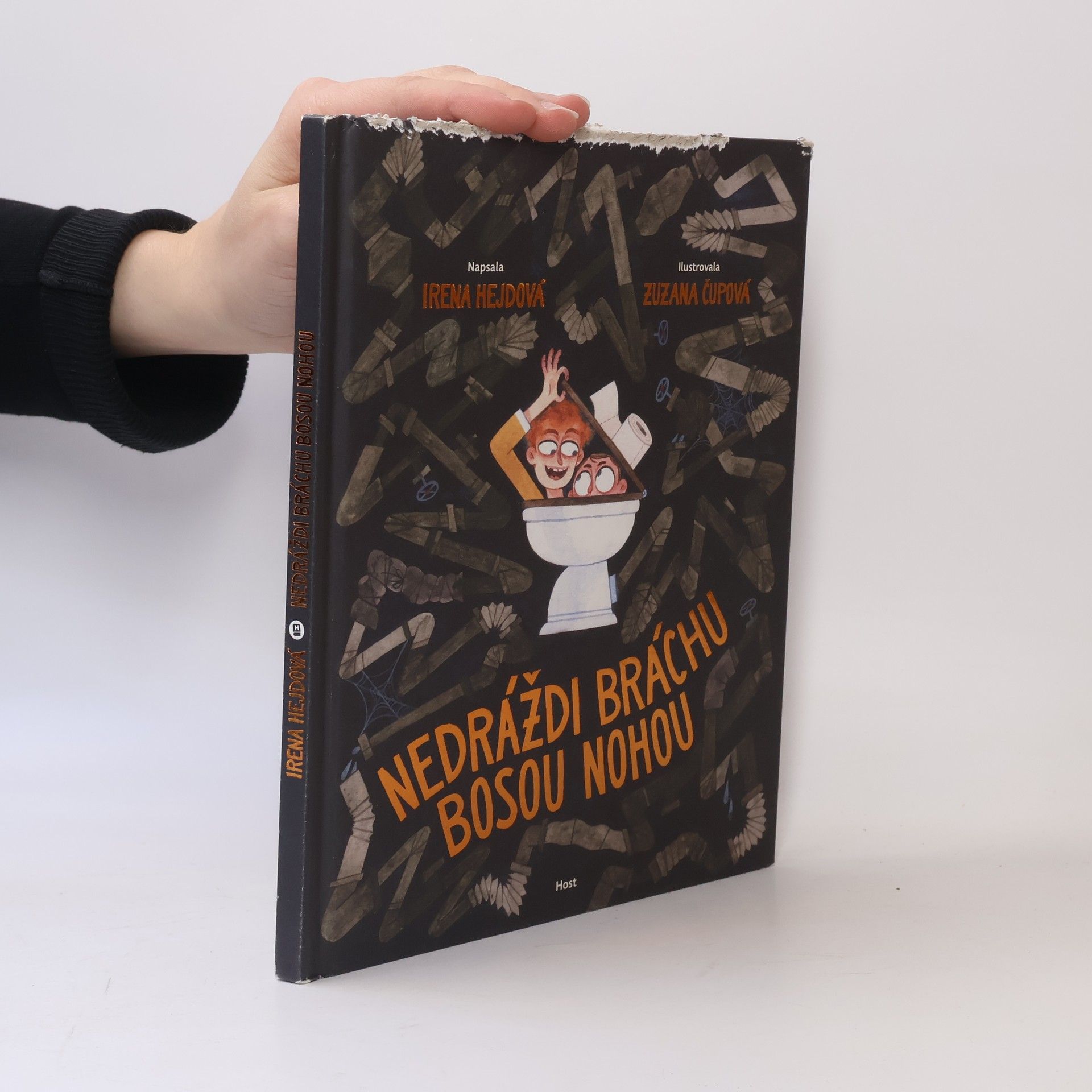 Zuzana Čupová Nedráždi bráchu bosou nohou