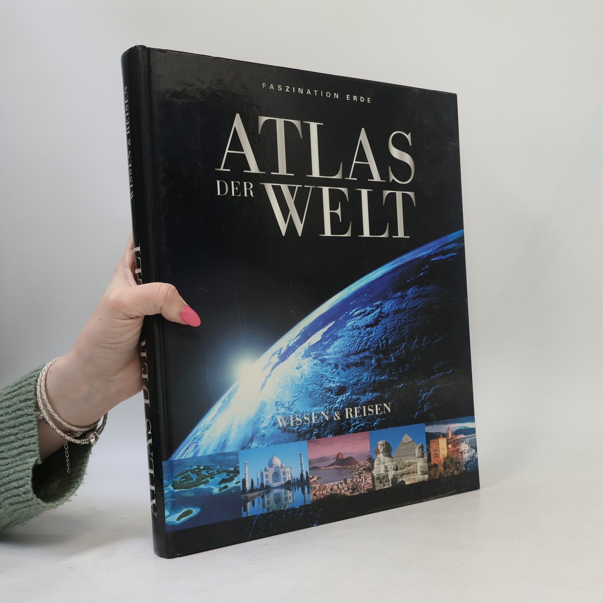 Manuela Blisse Atlas der Welt