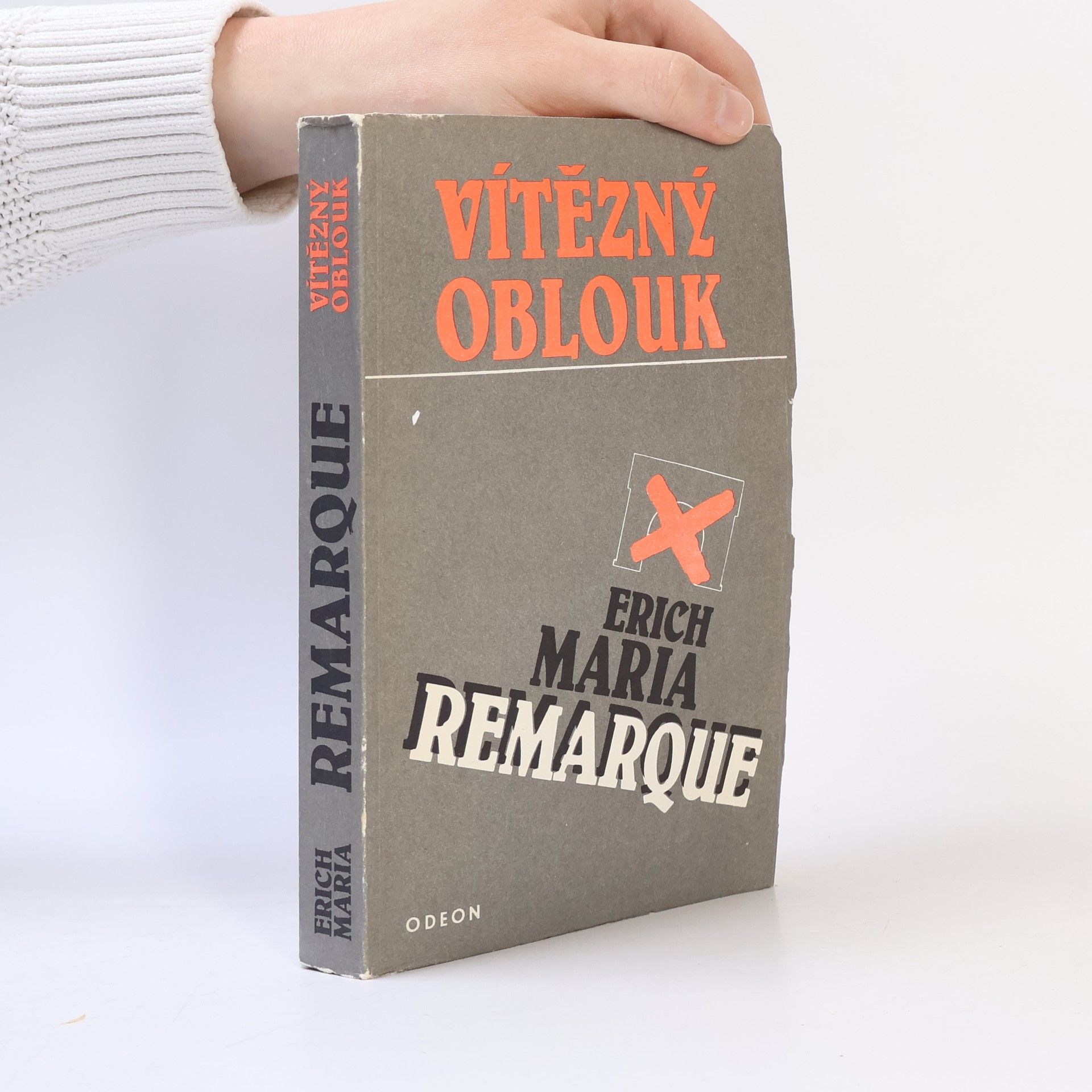 Erich Maria Remarque Vítězný oblouk