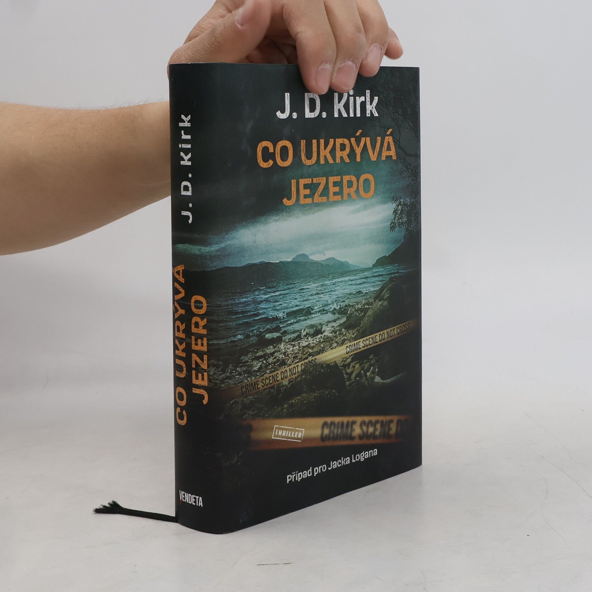 Paul Kirk Co ukrývá jezero