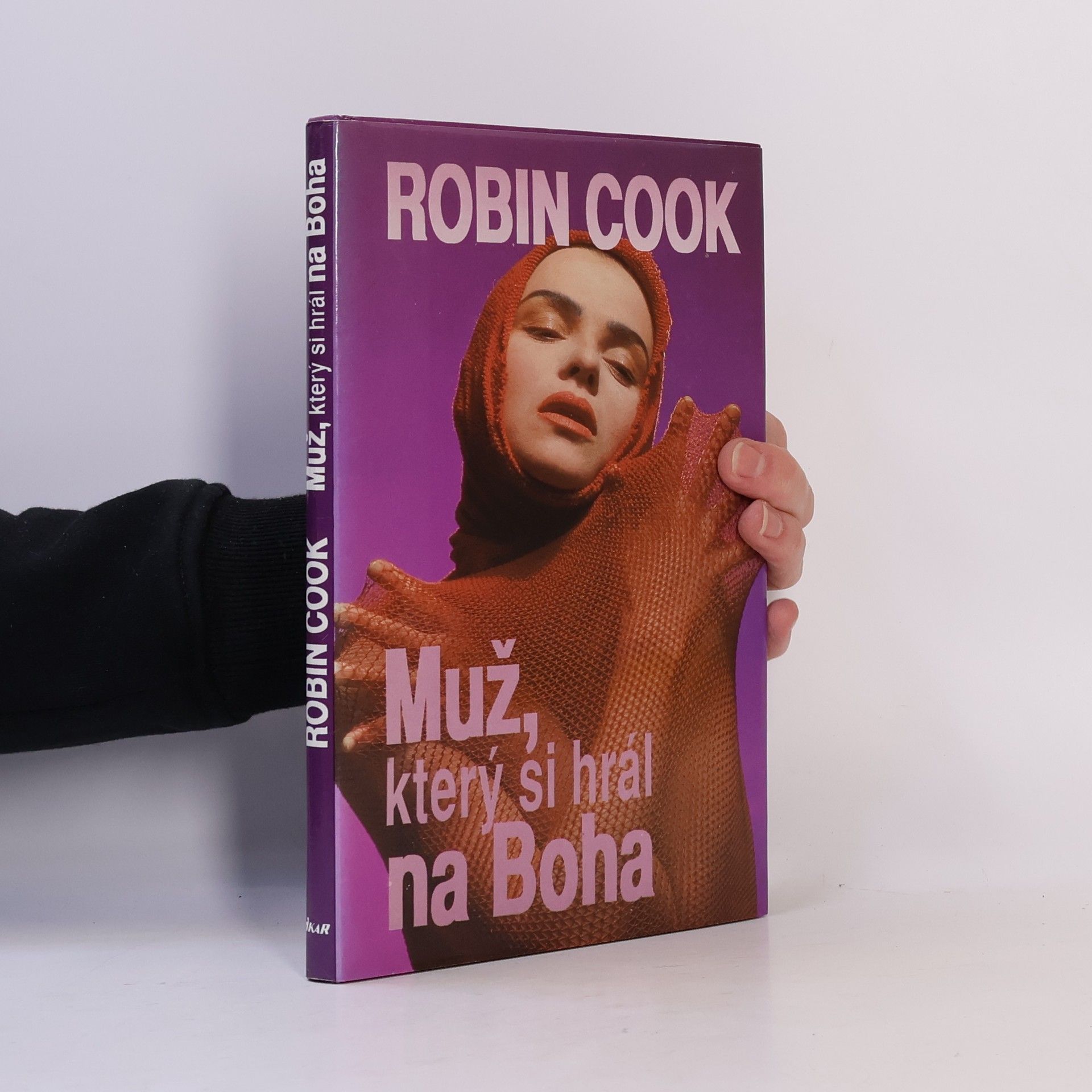 Robin Cook Muž, který si hrál na Boha (pv, 176 s.)