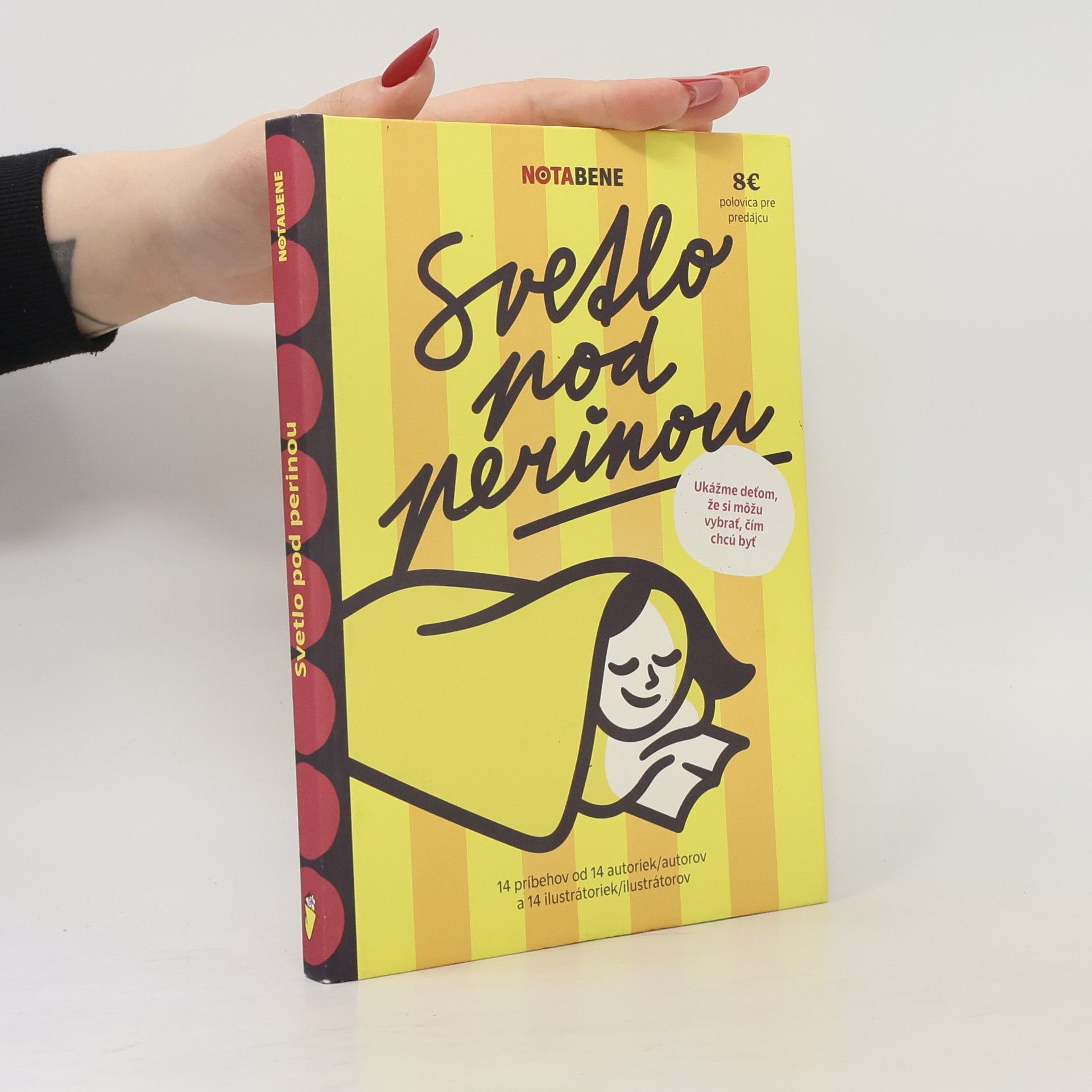 Autorenkollektiv Svetlo pod perinou