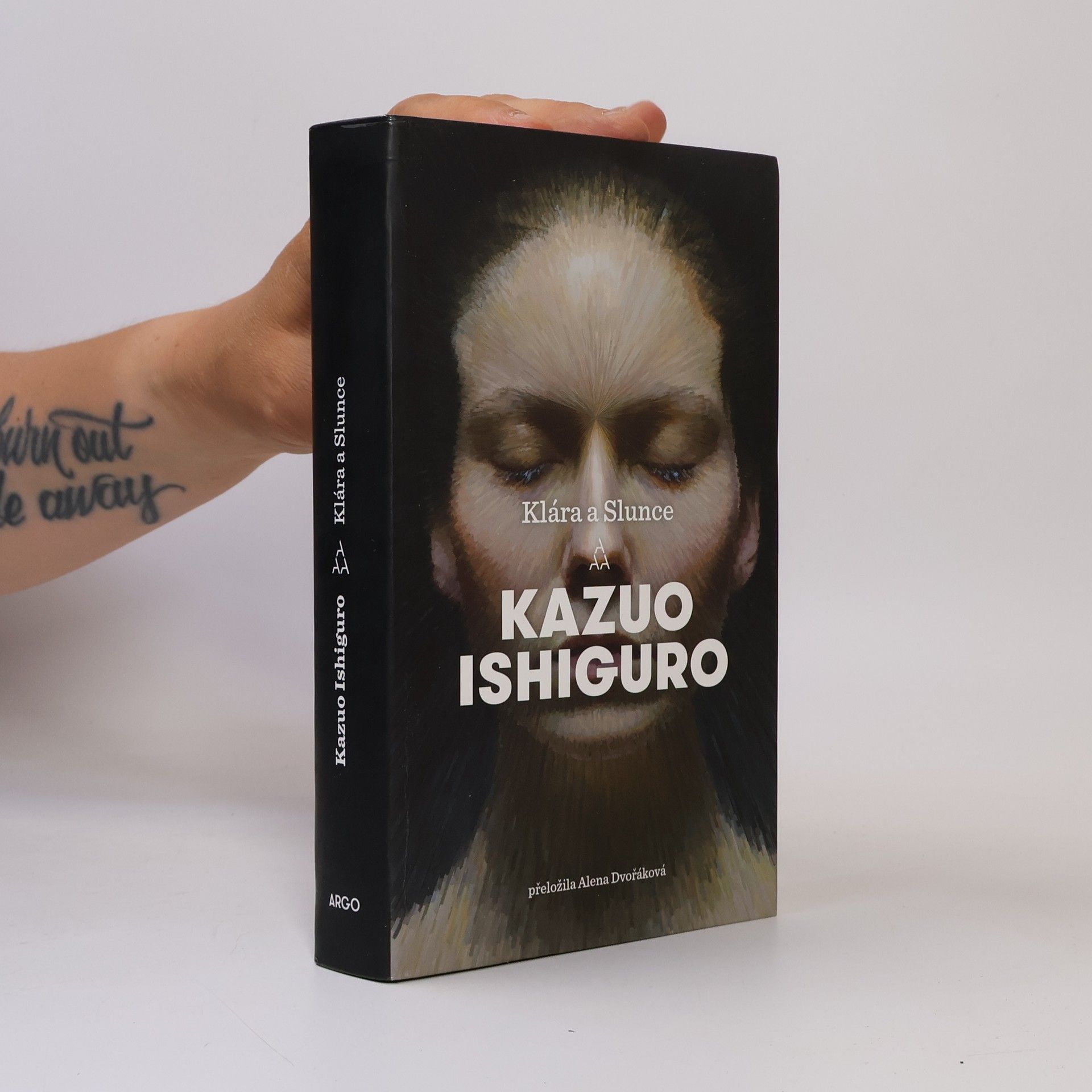 Kazuo Ishiguro Klára a Slunce