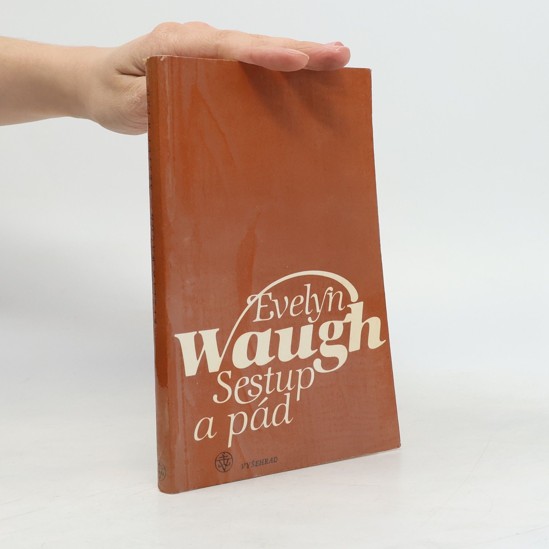 Evelyn Waugh Sestup a pád