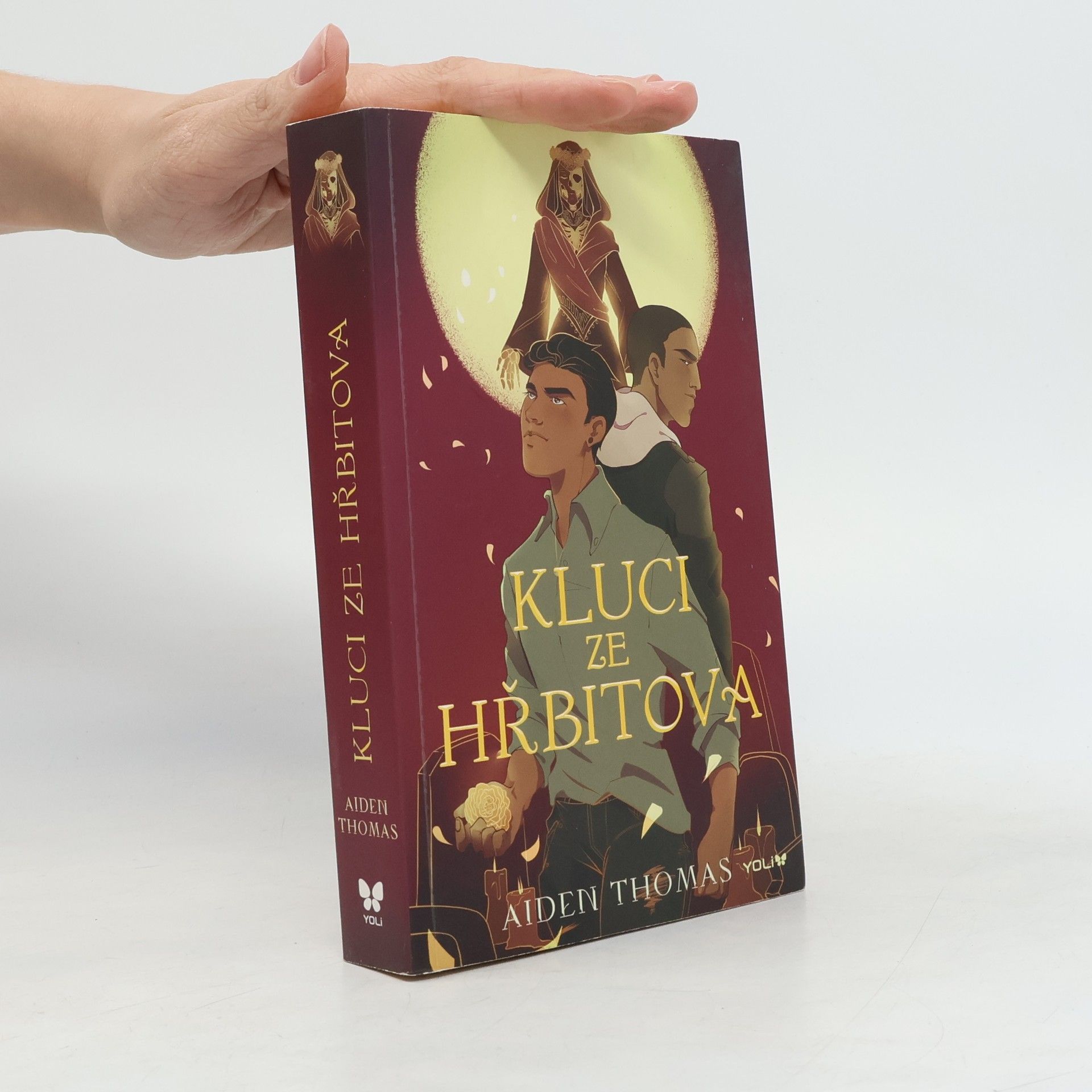 Aiden Thomas Kluci ze hřbitova