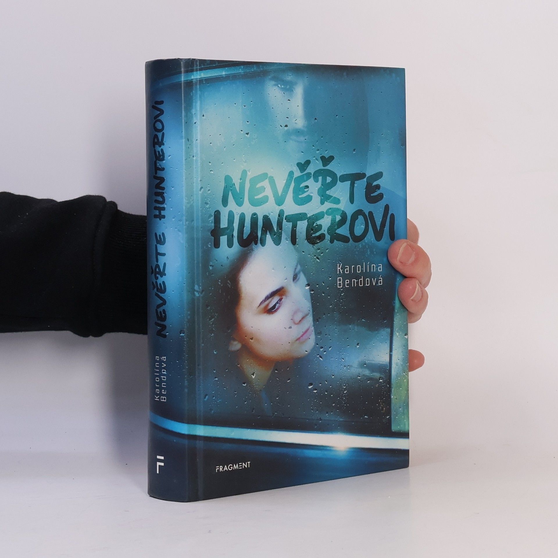 Karolína Bendová Nevěřte Hunterovi