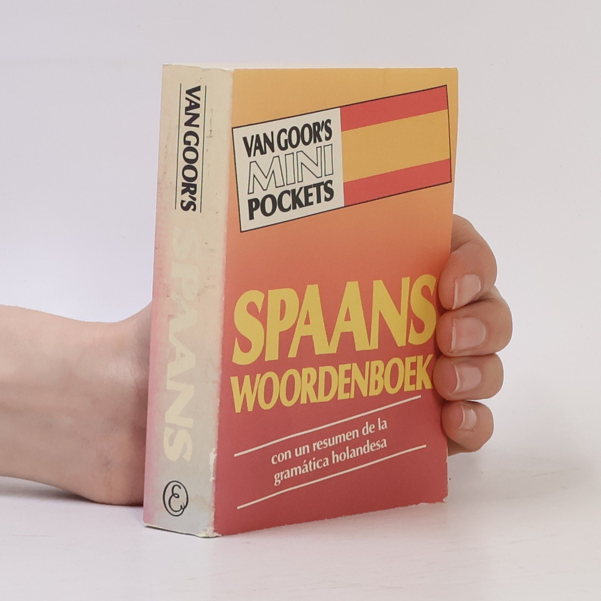 Collectif d'auteurs Spaans woordenboek con un resumen de la gramática holandesa