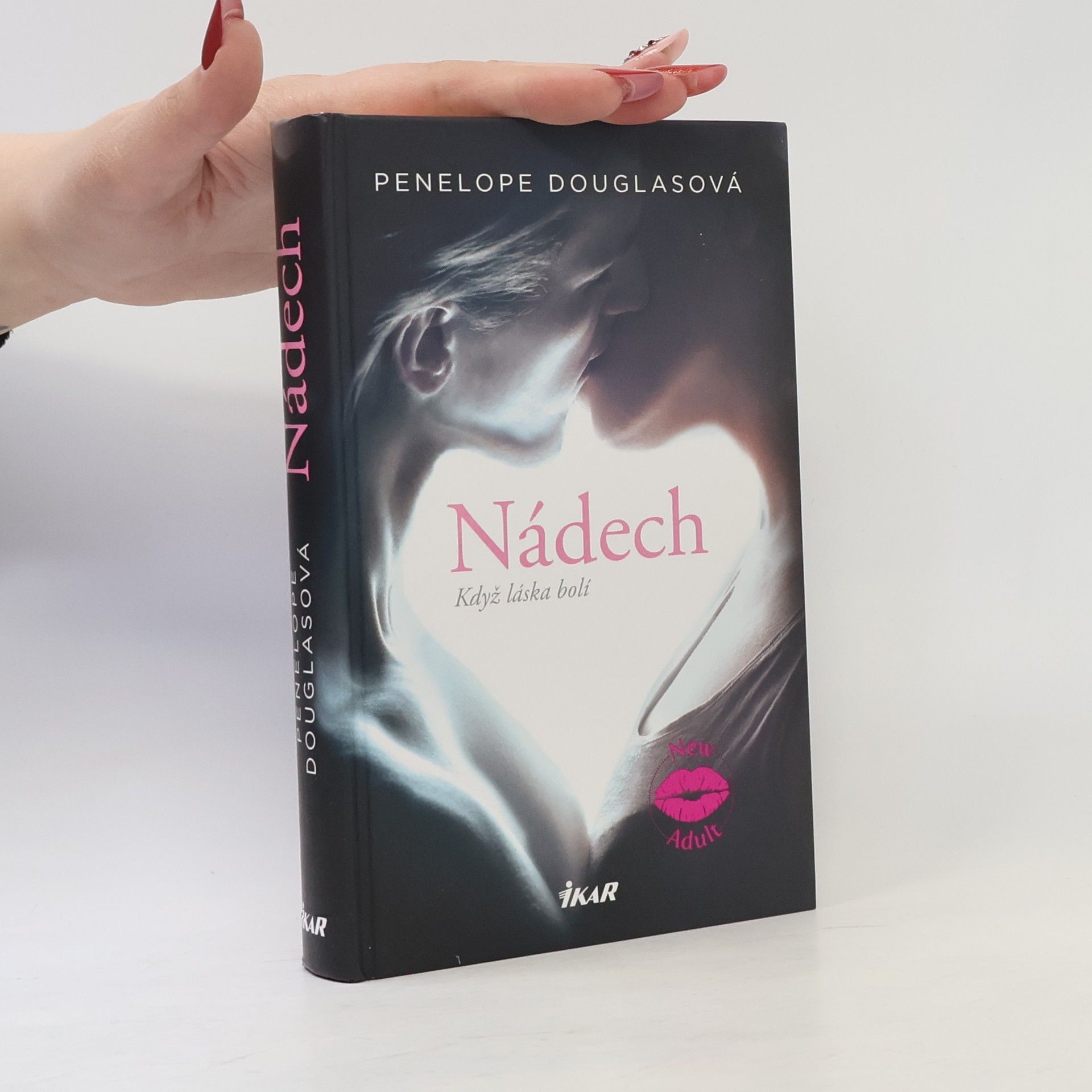 Penelope Douglas Nádech