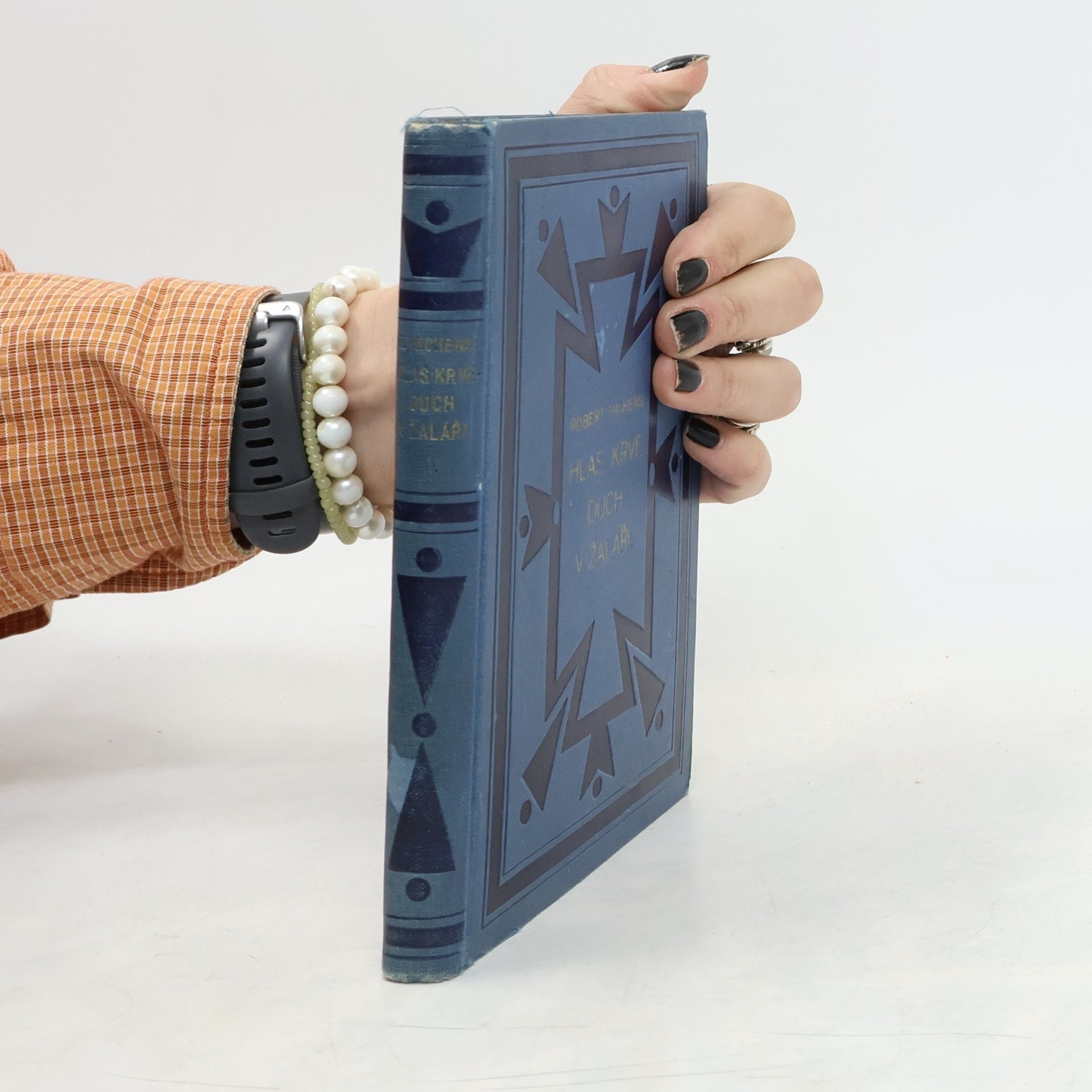 Hlas krve. Duch v žaláři I.