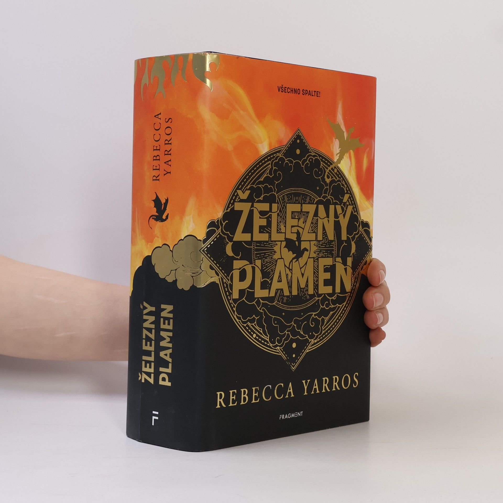Rebecca Yarros Železný plamen