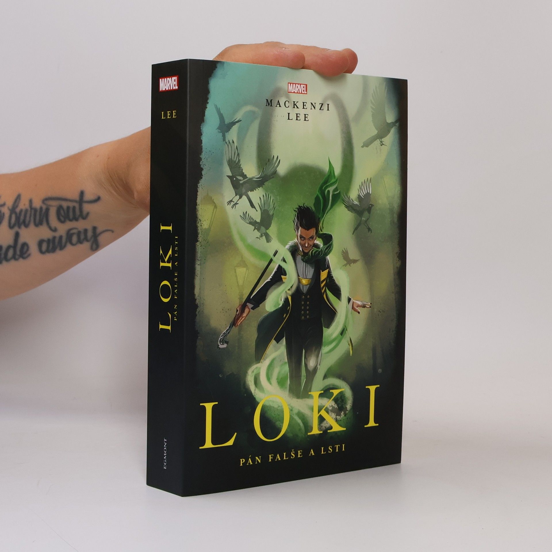 Mackenzi Lee Loki: pán falše a lsti