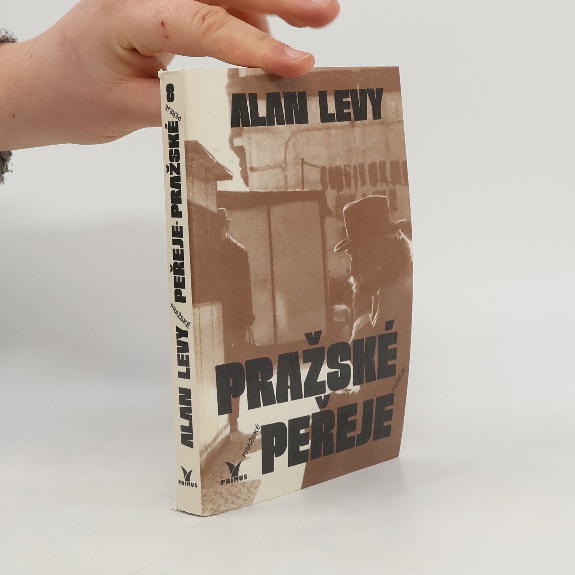 Alan Levy Pražské peřeje