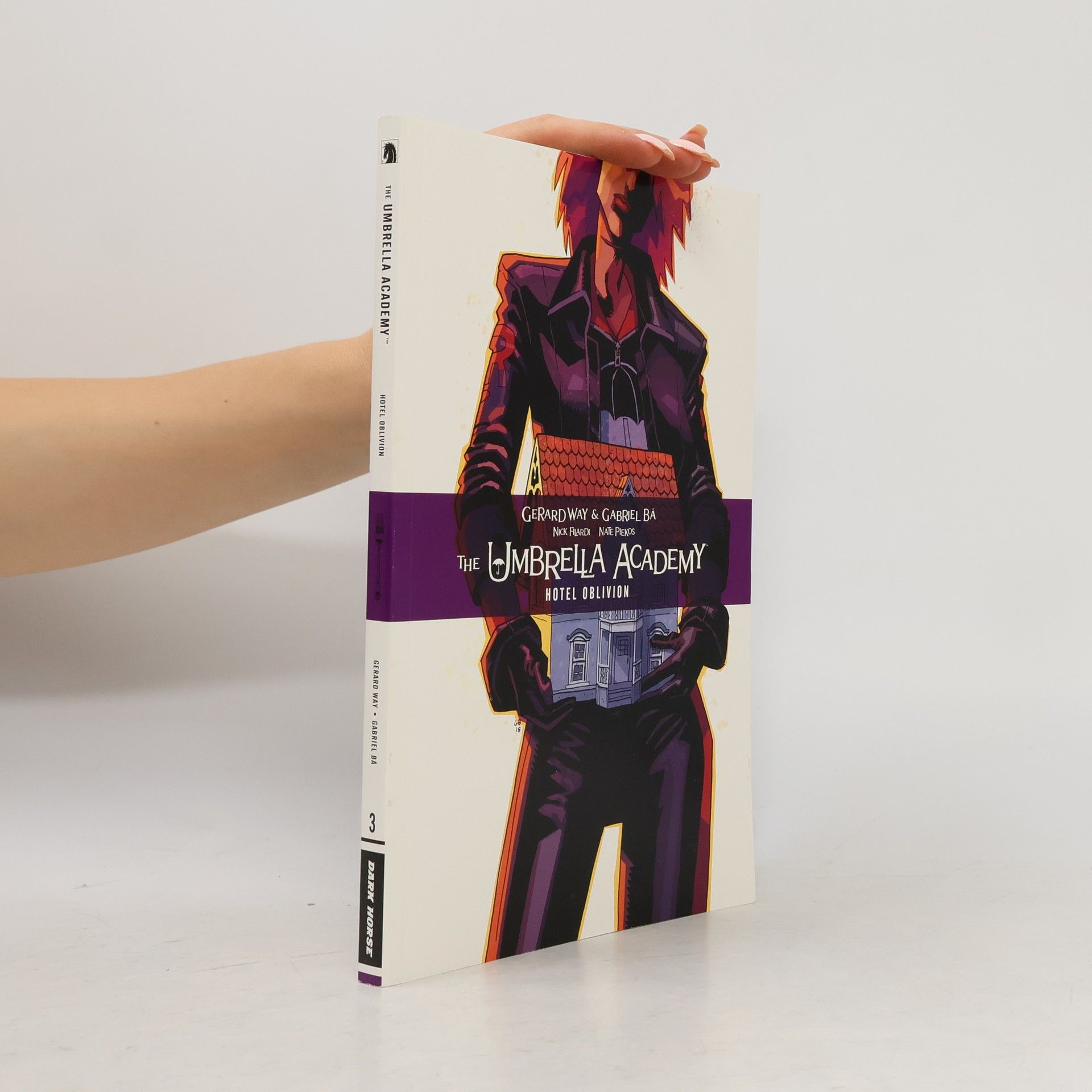 Gerard Way The Umbrella Academy 3. Hotel Oblivion