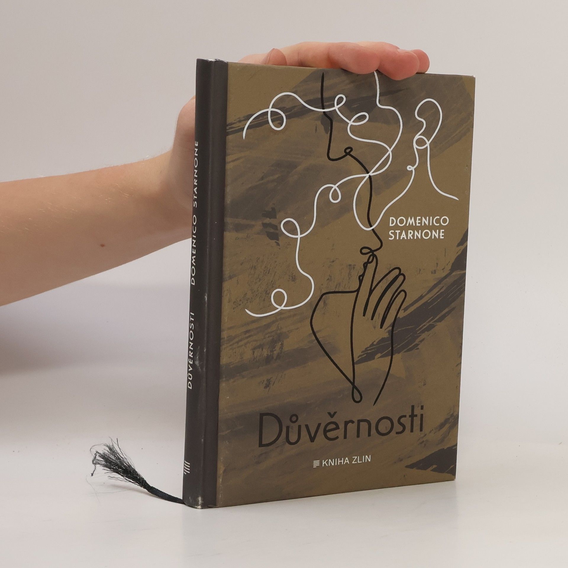 Domenico Starnone Důvěrnosti