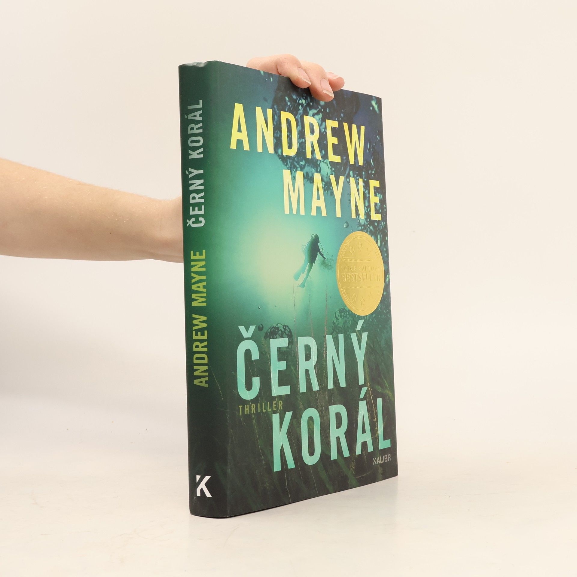 Andrew Mayne Černý korál