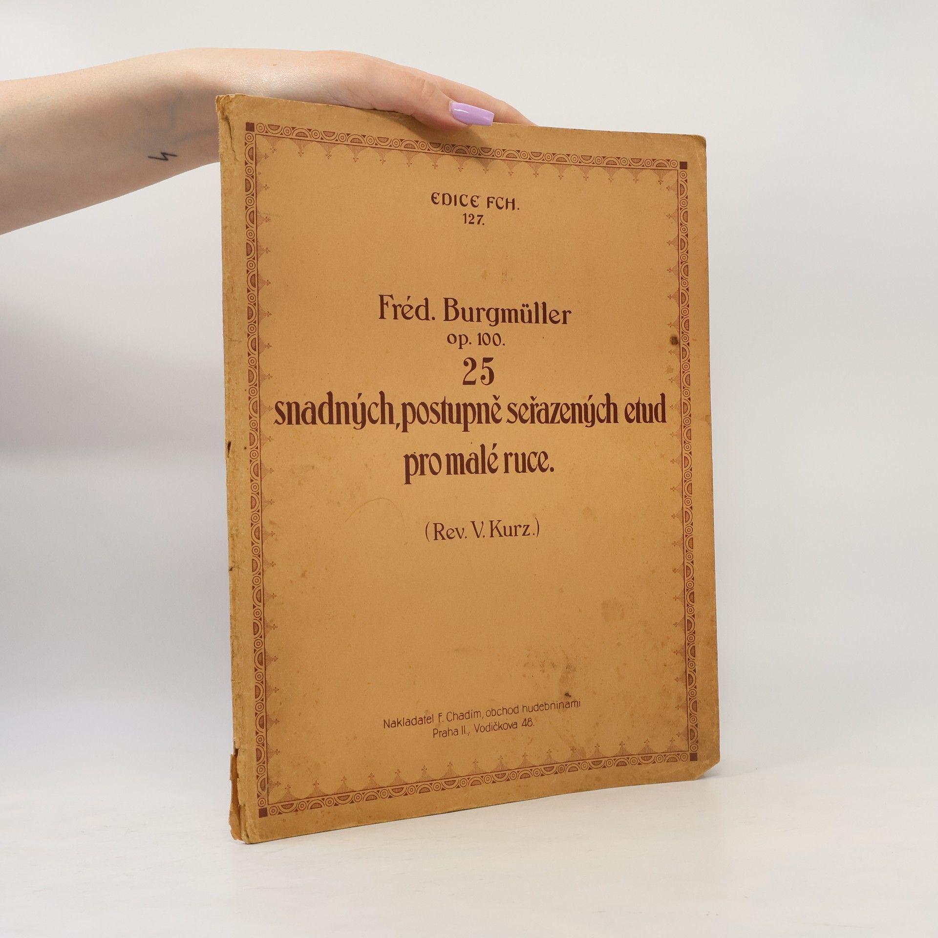 25 snadných, postupně seřazených etud pro malé ruce